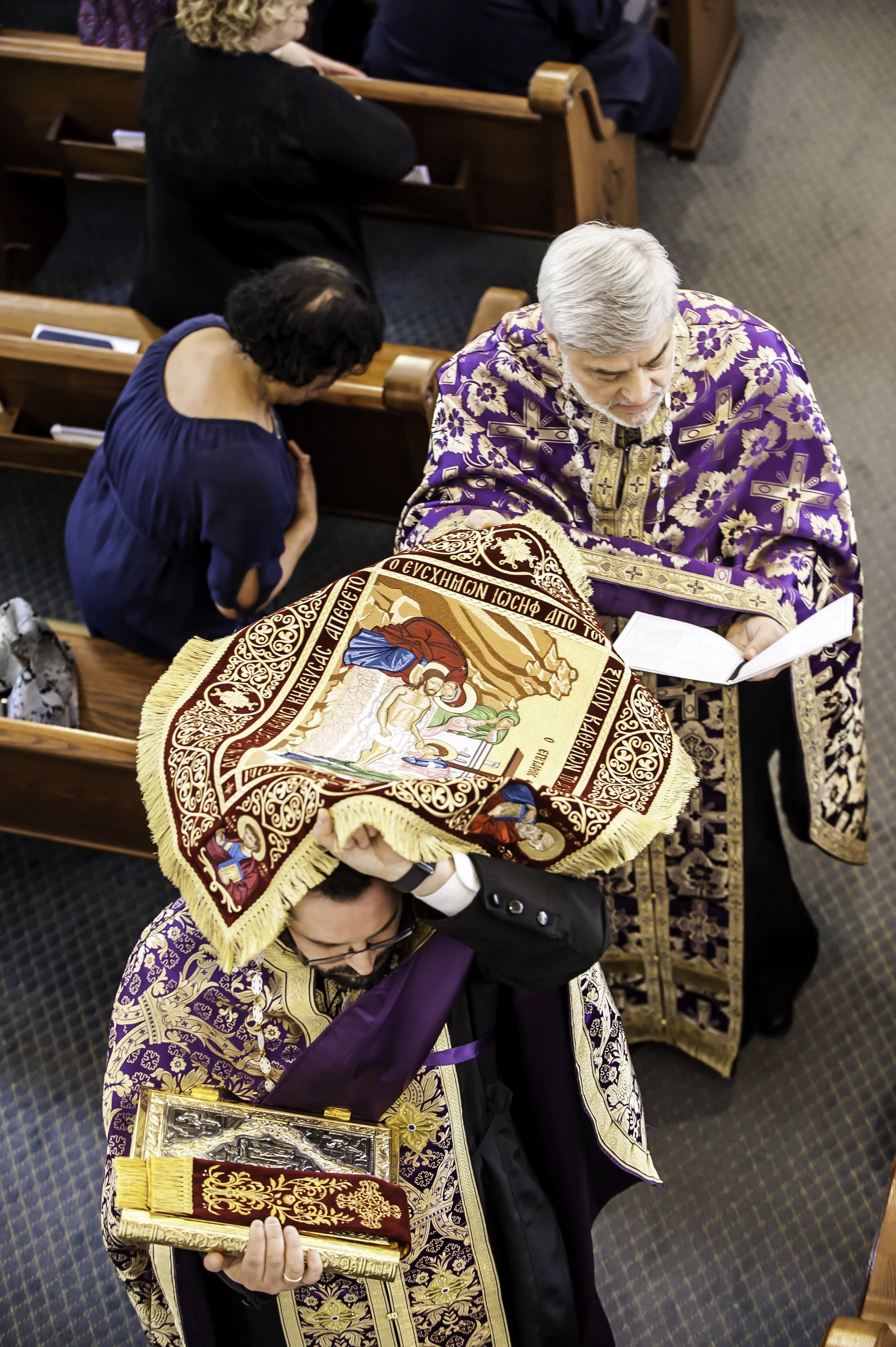 20220422Lamentations-Epitaphios Service-80.JPG