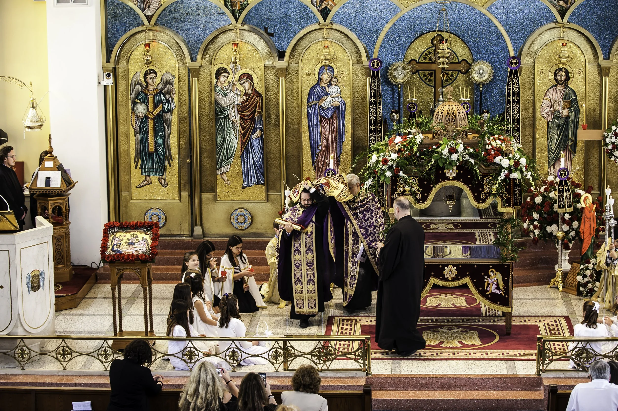 20220422Lamentations-Epitaphios Service-90.JPG