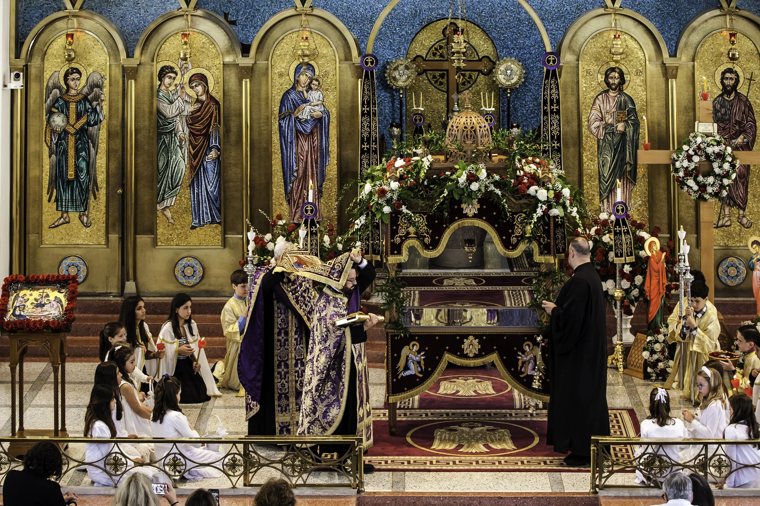 20220422Lamentations-Epitaphios Service-91.JPG