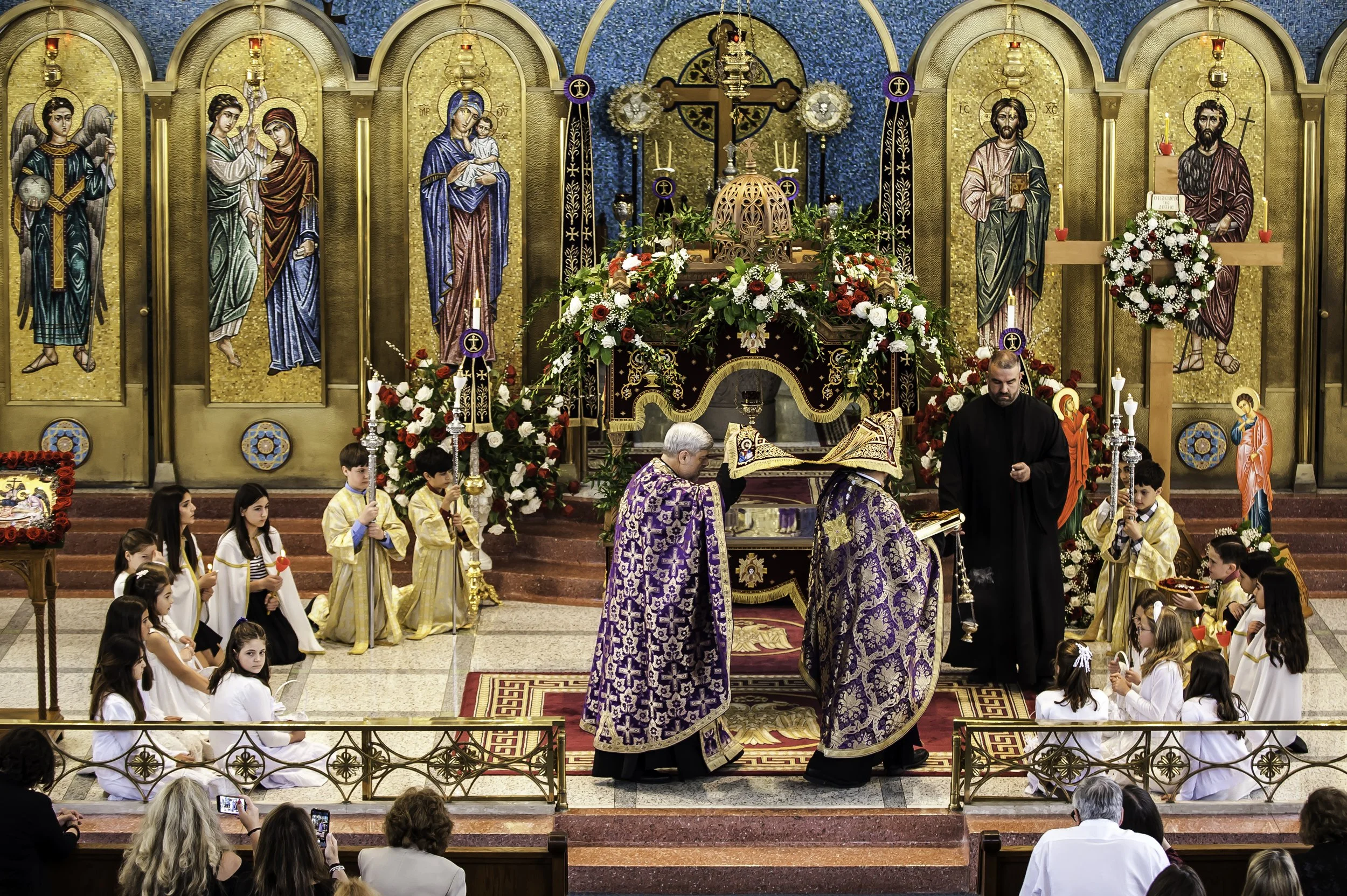 20220422Lamentations-Epitaphios Service-92.JPG