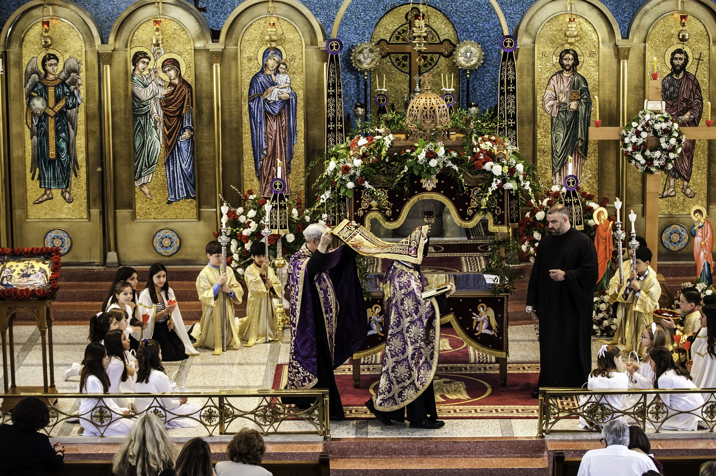 20220422Lamentations-Epitaphios Service-96.JPG