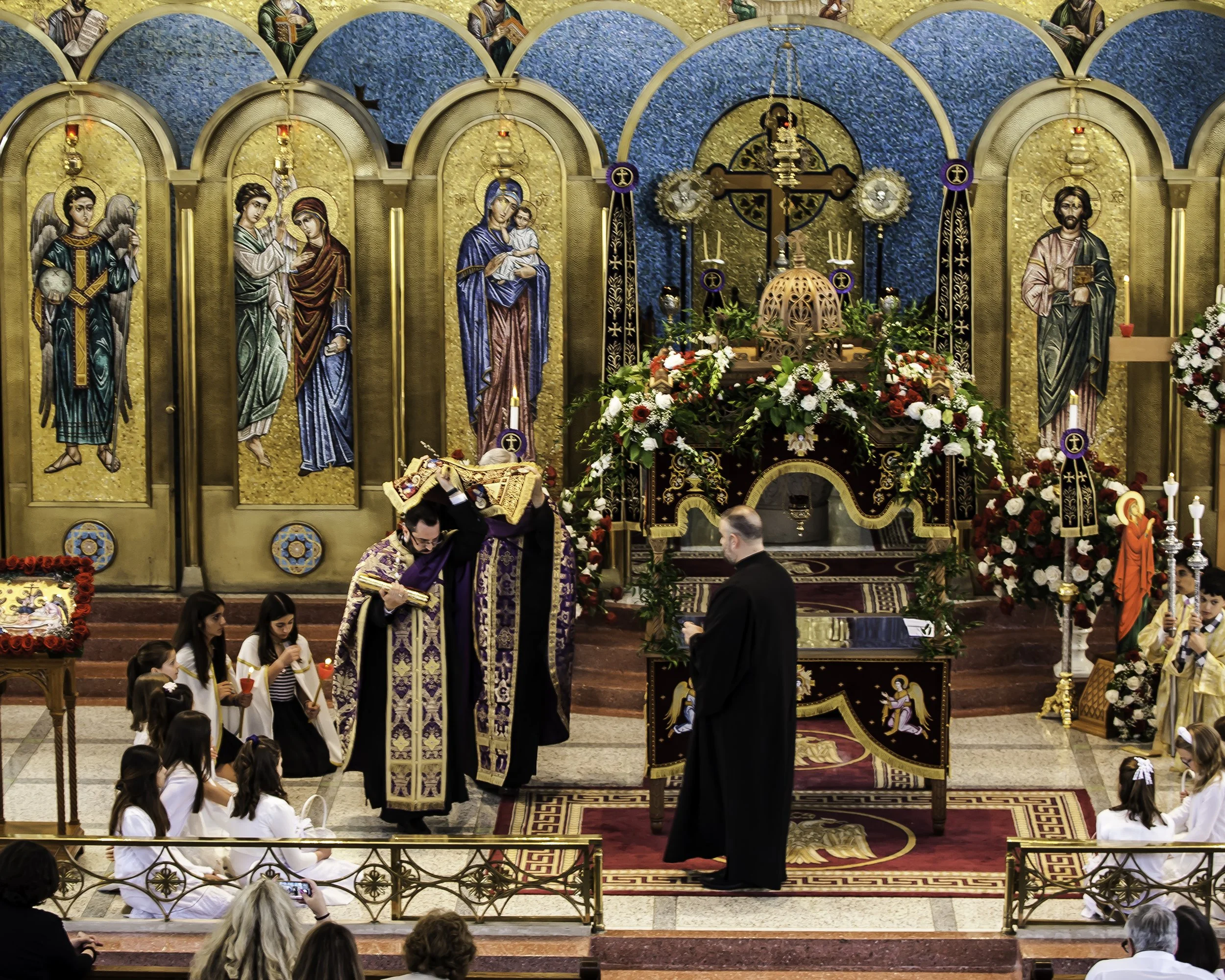 20220422Lamentations-Epitaphios Service-98.JPG