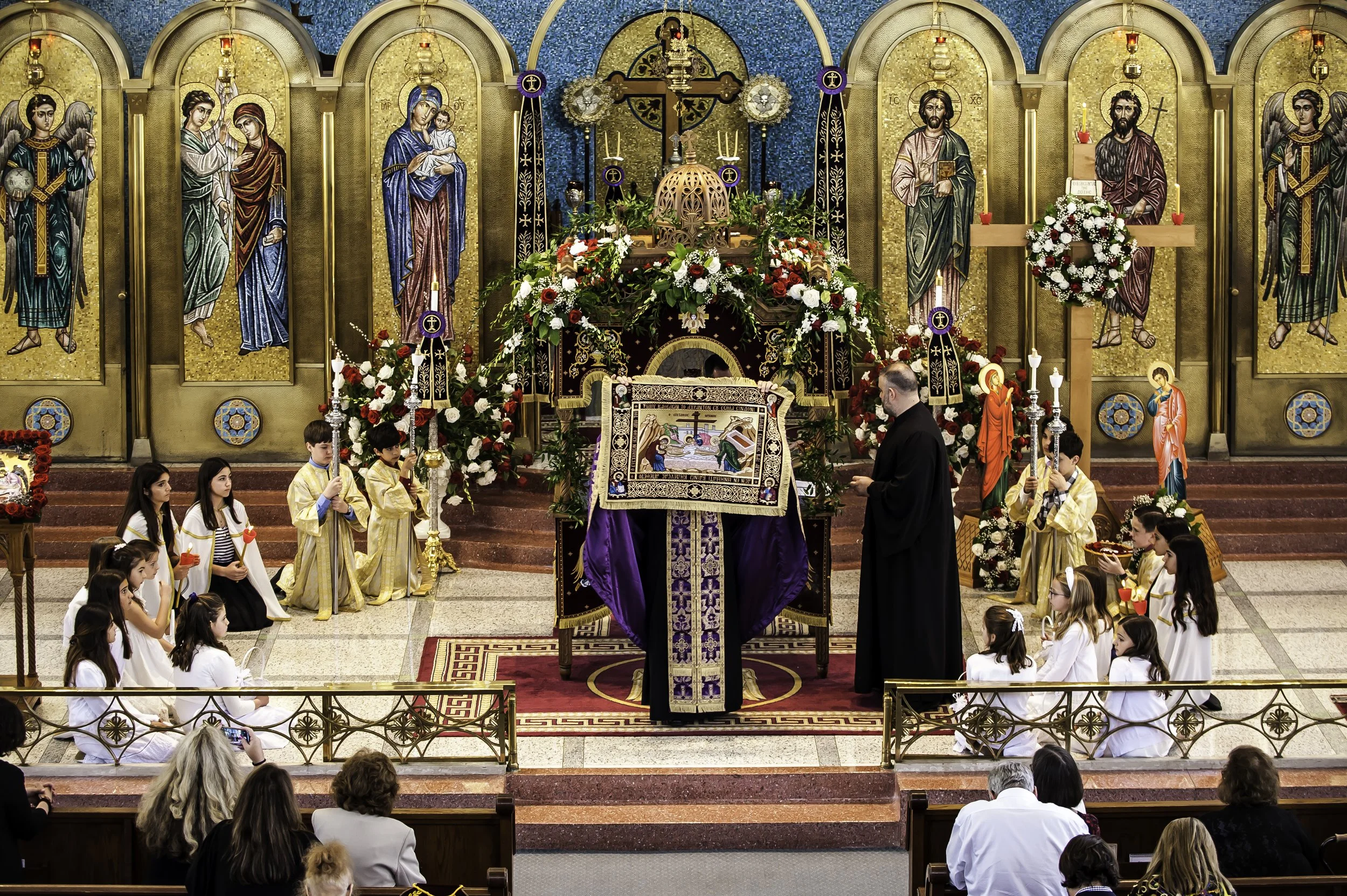 20220422Lamentations-Epitaphios Service-102.JPG