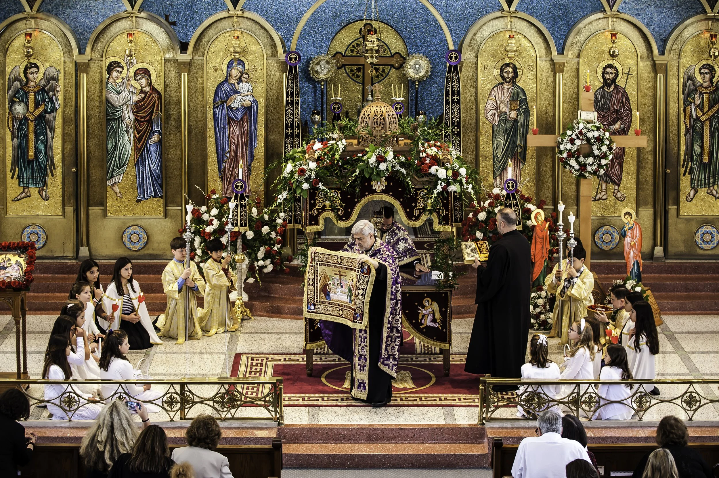 20220422Lamentations-Epitaphios Service-105.JPG