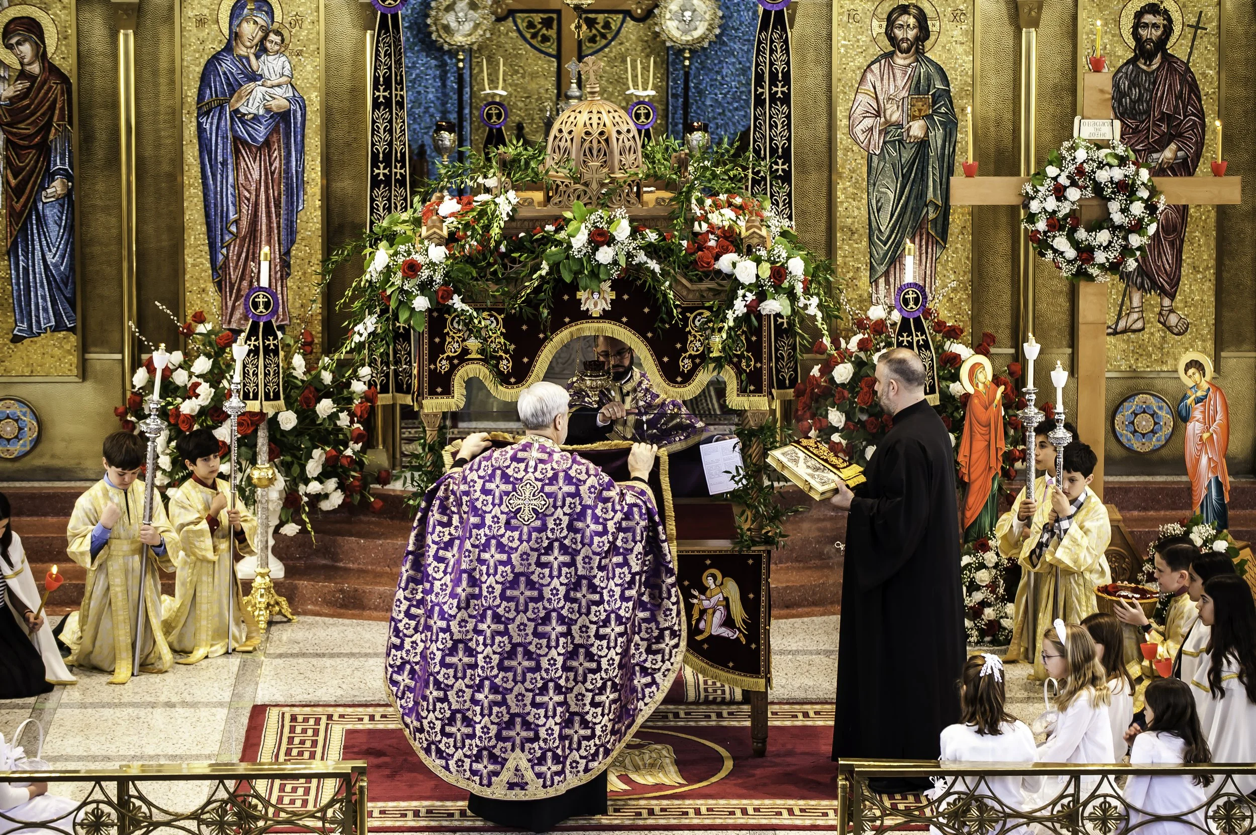 20220422Lamentations-Epitaphios Service-106.JPG