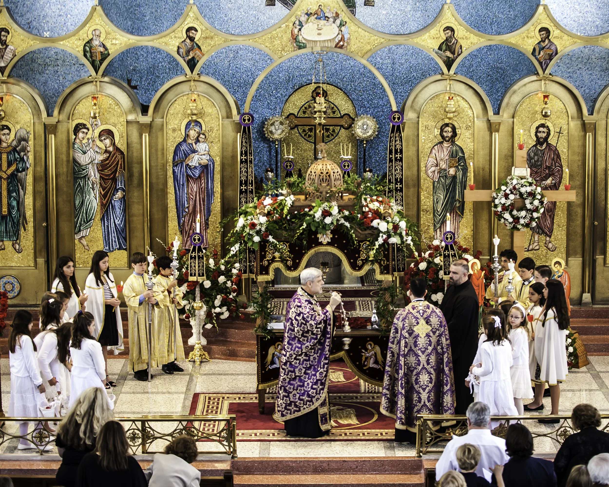 20220422Lamentations-Epitaphios Service-115.JPG