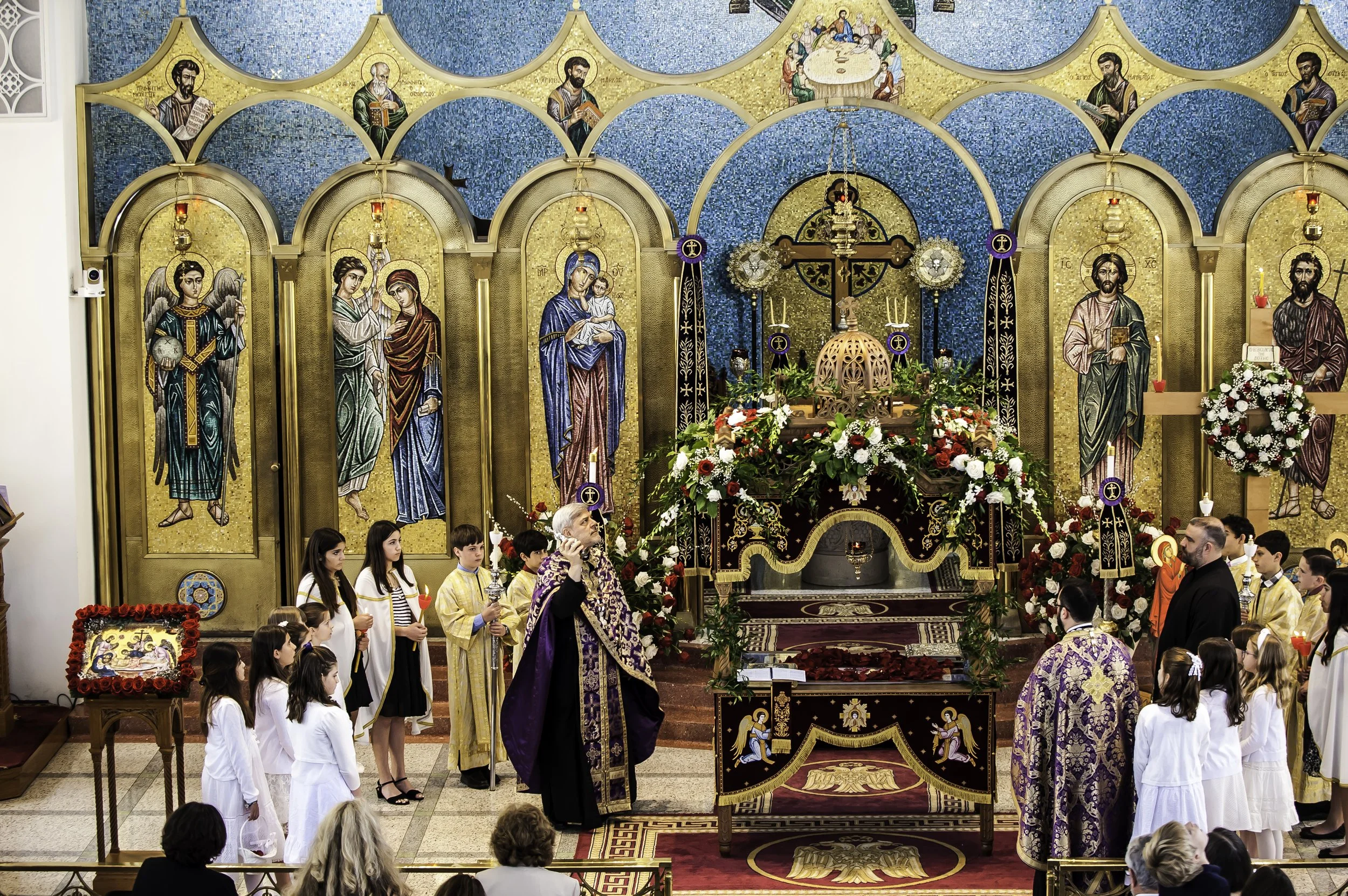 20220422Lamentations-Epitaphios Service-125.JPG