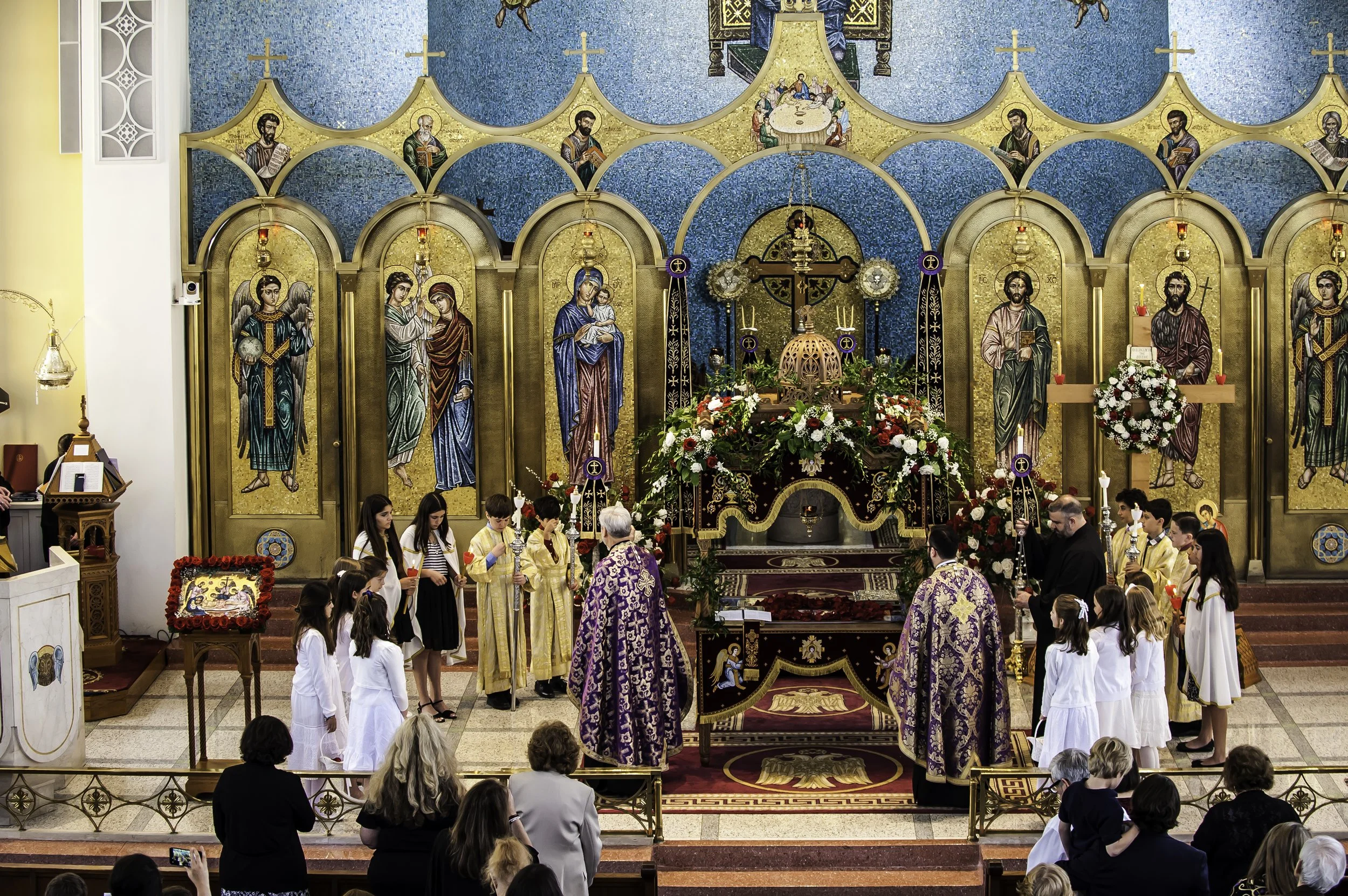 20220422Lamentations-Epitaphios Service-134.JPG