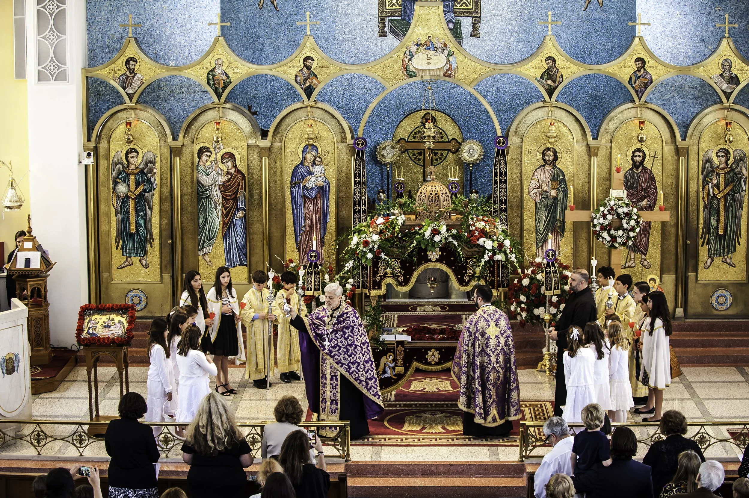 20220422Lamentations-Epitaphios Service-135.JPG