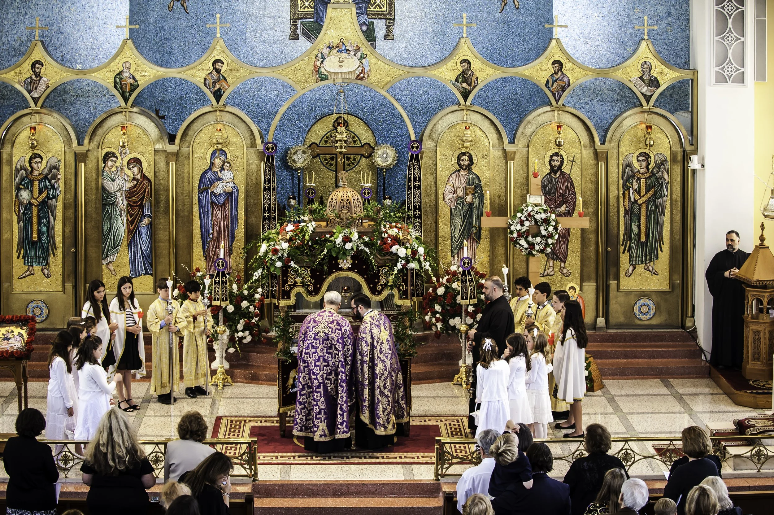 20220422Lamentations-Epitaphios Service-136.JPG