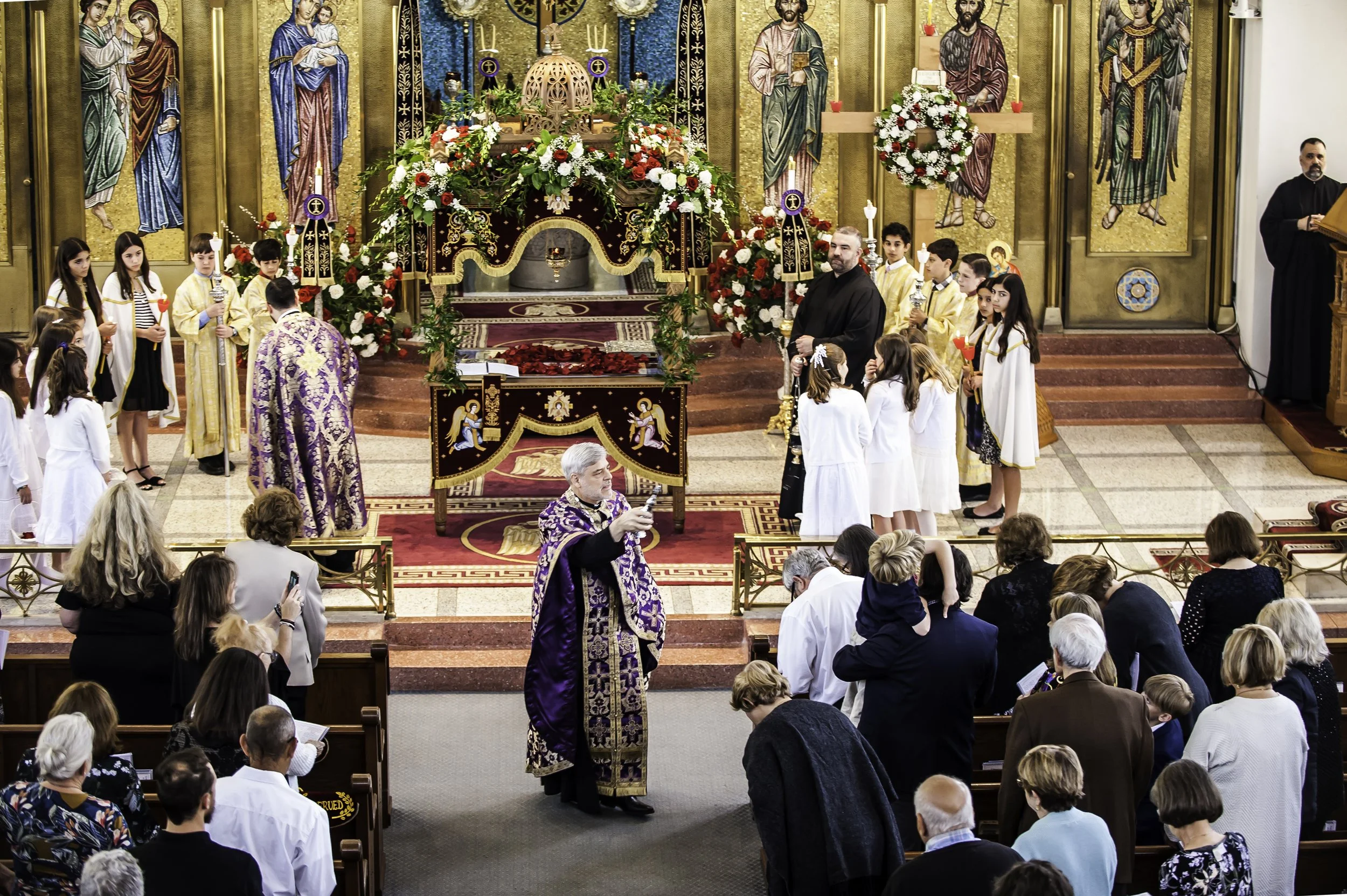 20220422Lamentations-Epitaphios Service-138.JPG