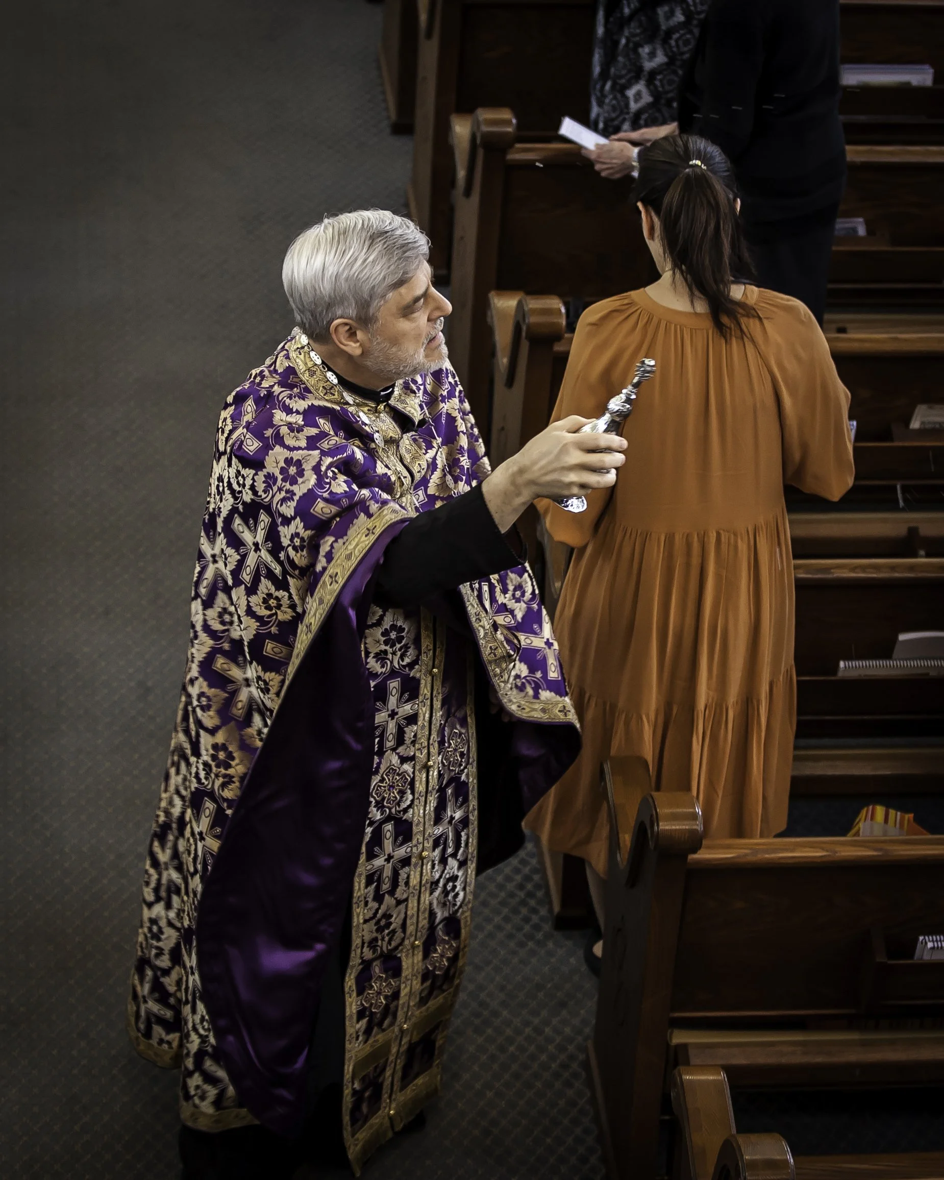 20220422Lamentations-Epitaphios Service-143.JPG