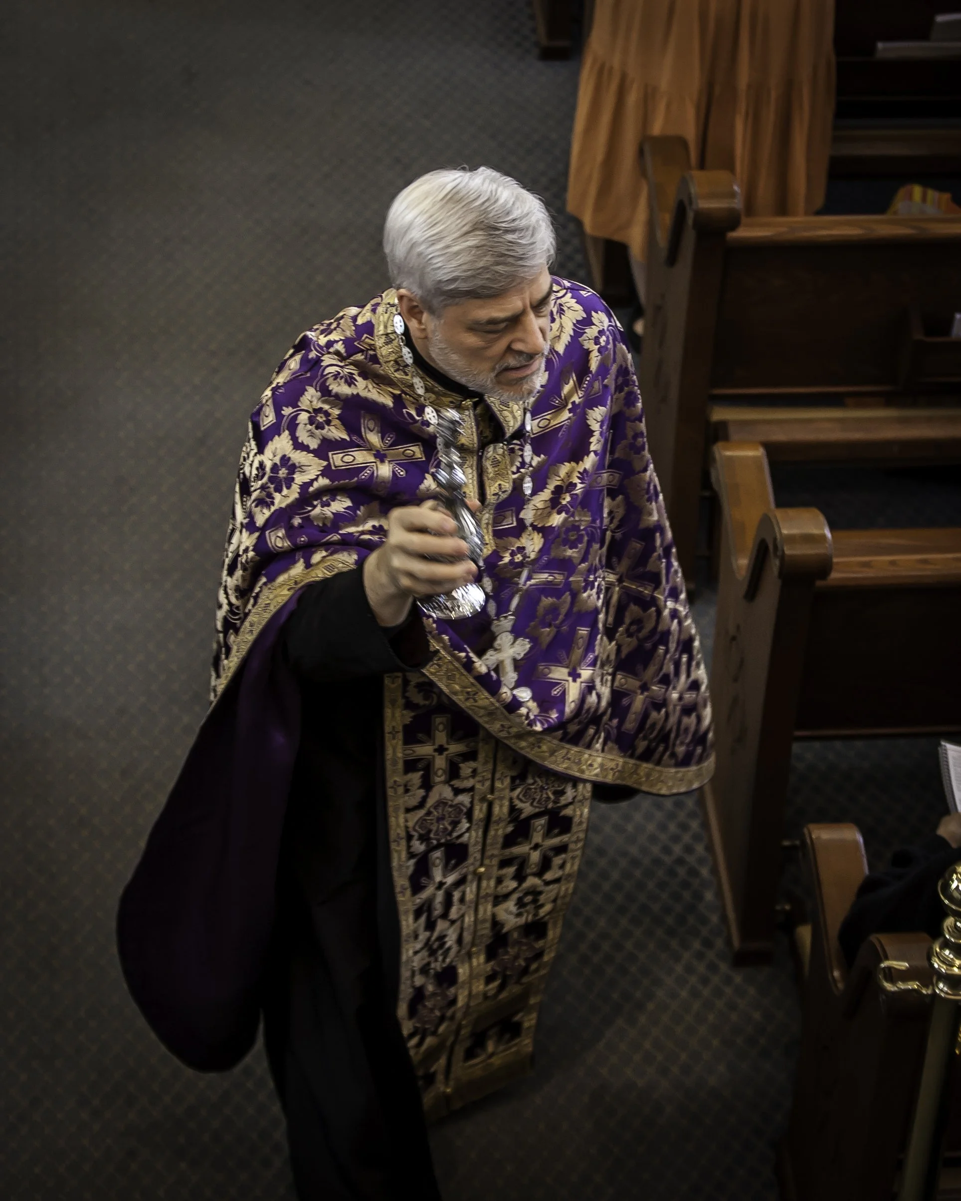 20220422Lamentations-Epitaphios Service-145.JPG