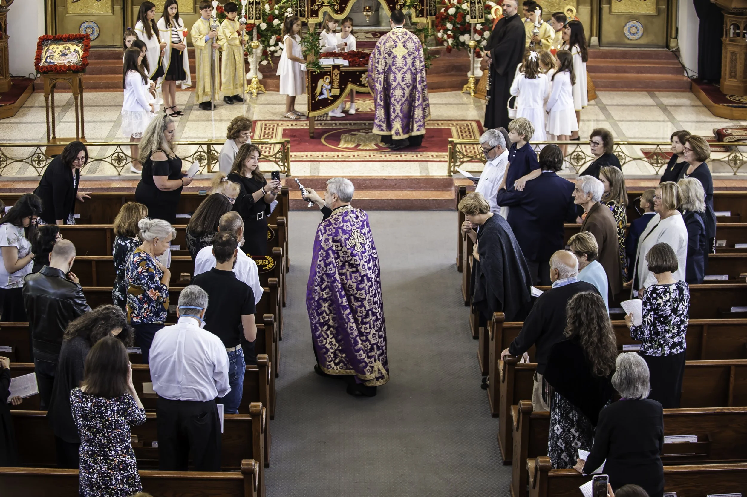 20220422Lamentations-Epitaphios Service-147.JPG