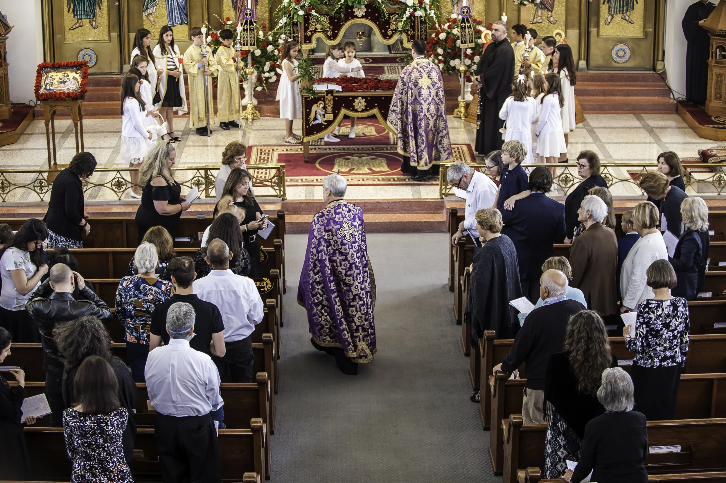 20220422Lamentations-Epitaphios Service-148.JPG