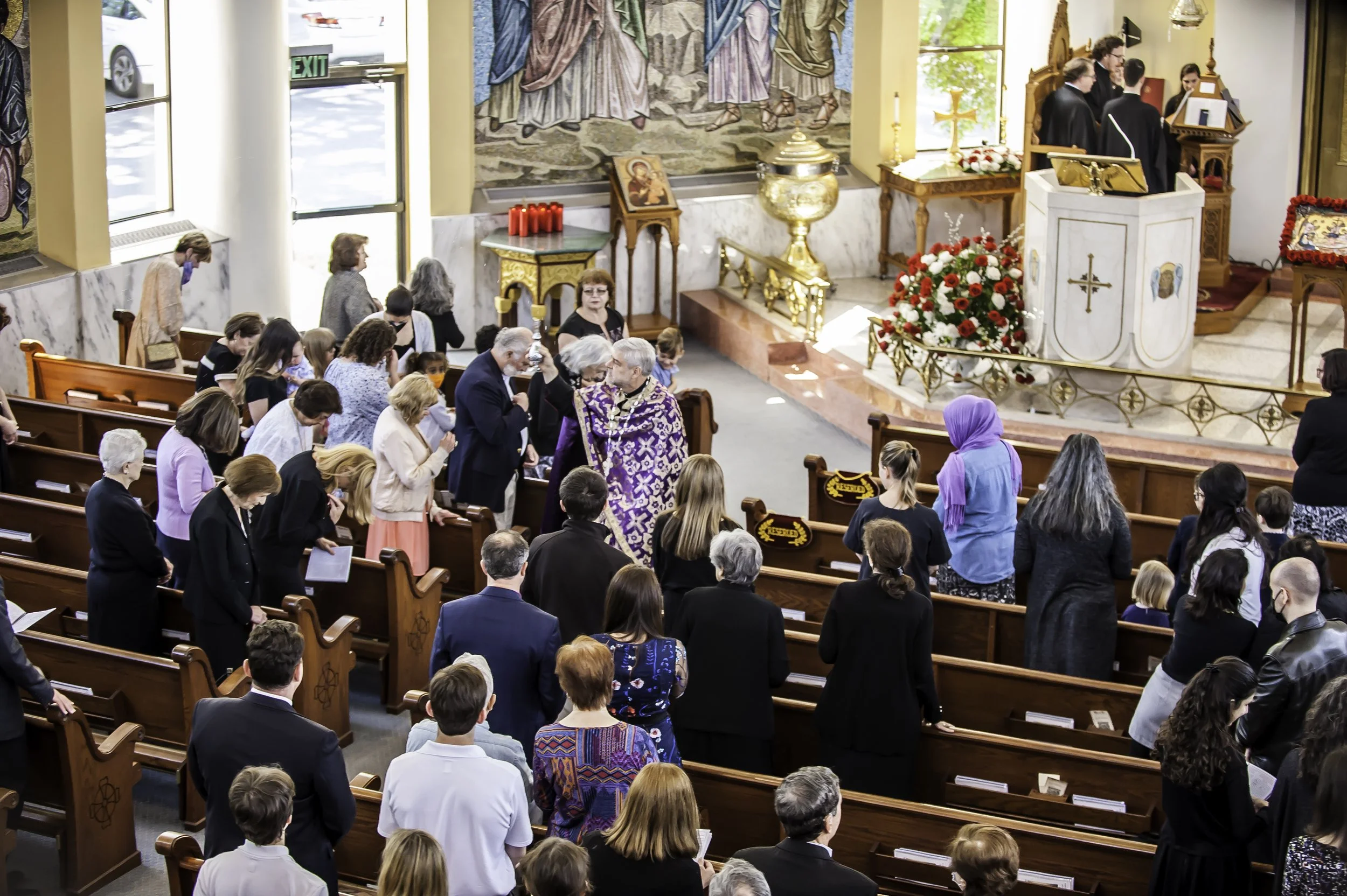 20220422Lamentations-Epitaphios Service-150.JPG
