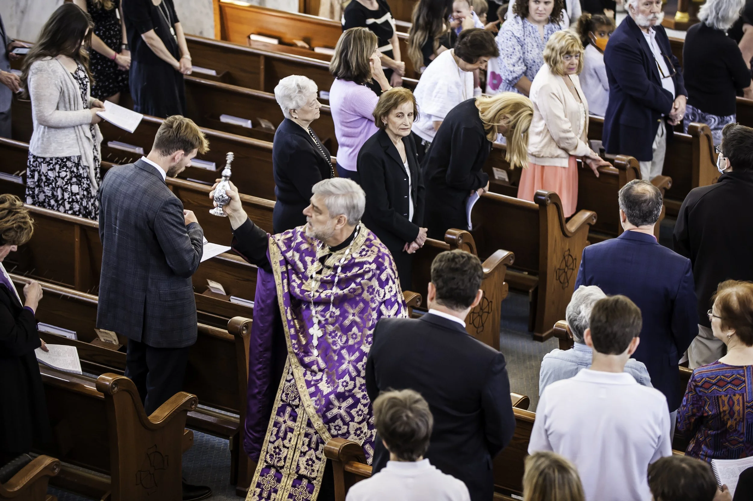 20220422Lamentations-Epitaphios Service-151.JPG