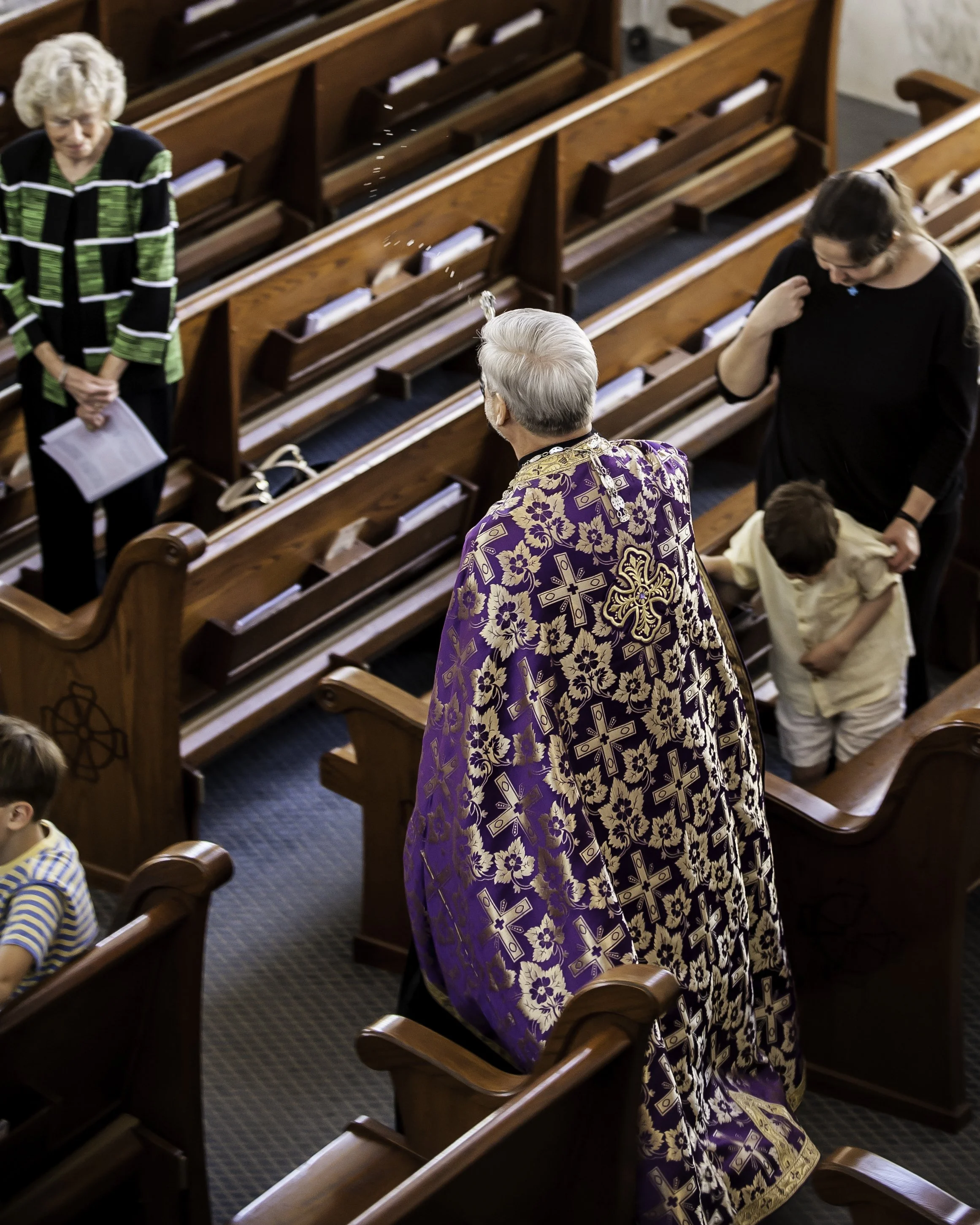 20220422Lamentations-Epitaphios Service-154.JPG