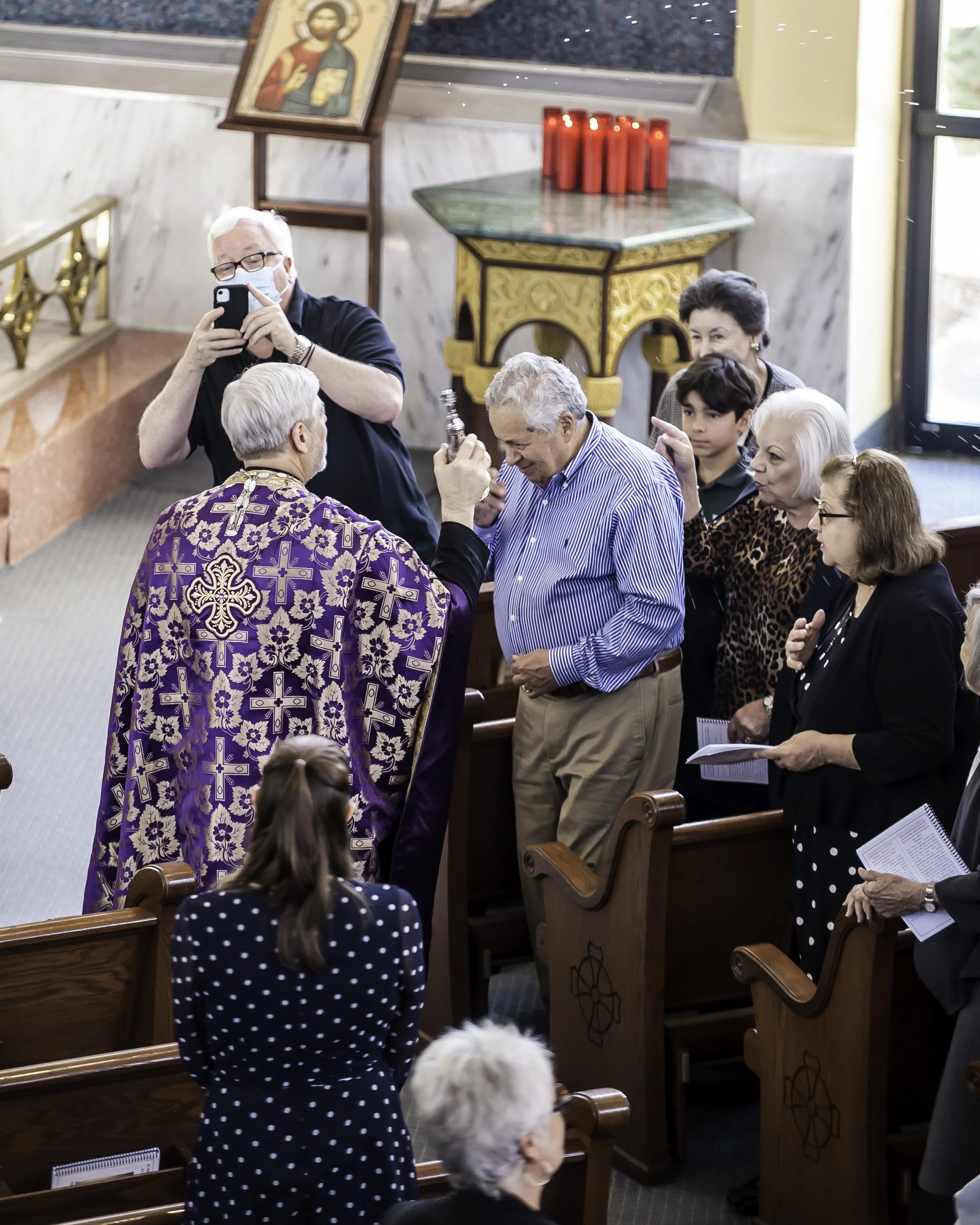 20220422Lamentations-Epitaphios Service-163.JPG