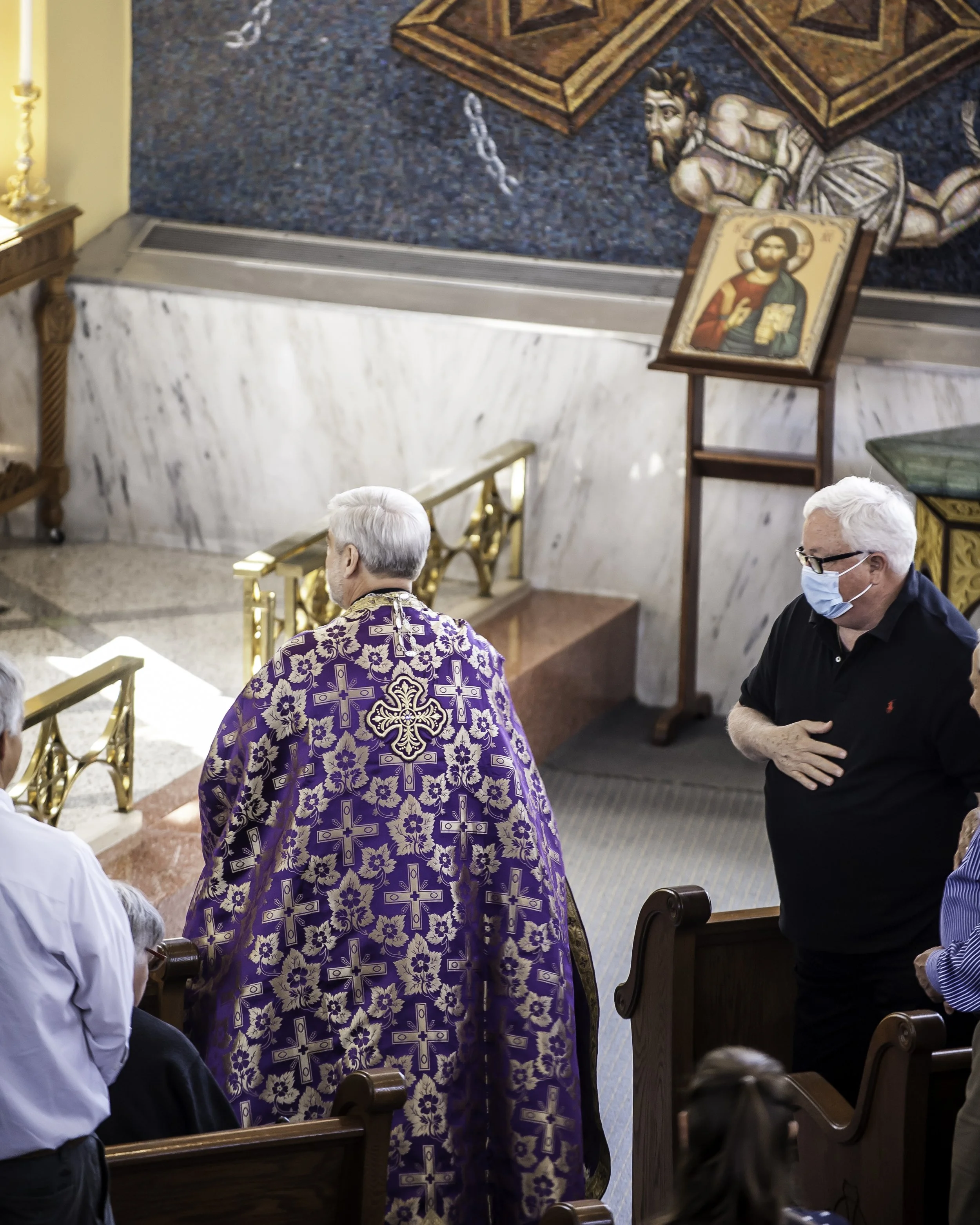 20220422Lamentations-Epitaphios Service-165.JPG