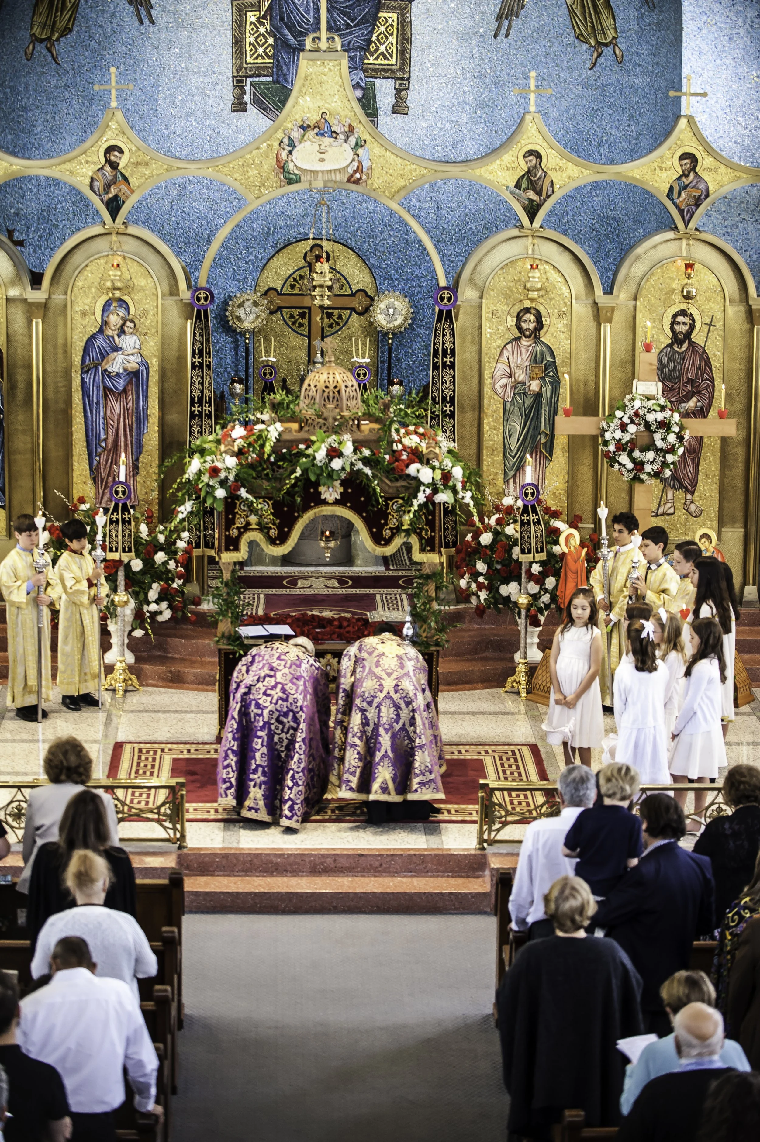 20220422Lamentations-Epitaphios Service-167.JPG