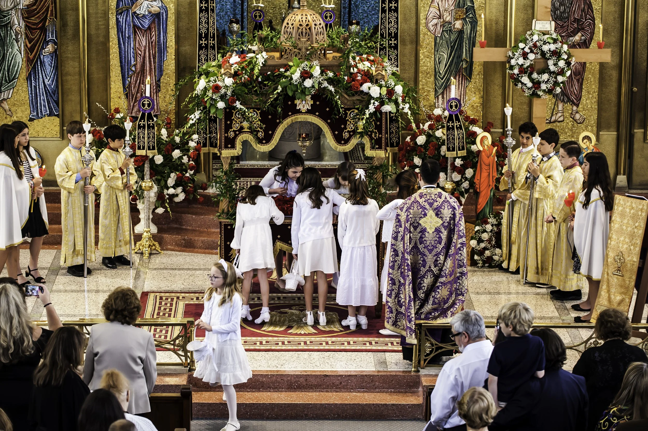 20220422Lamentations-Epitaphios Service-172.JPG