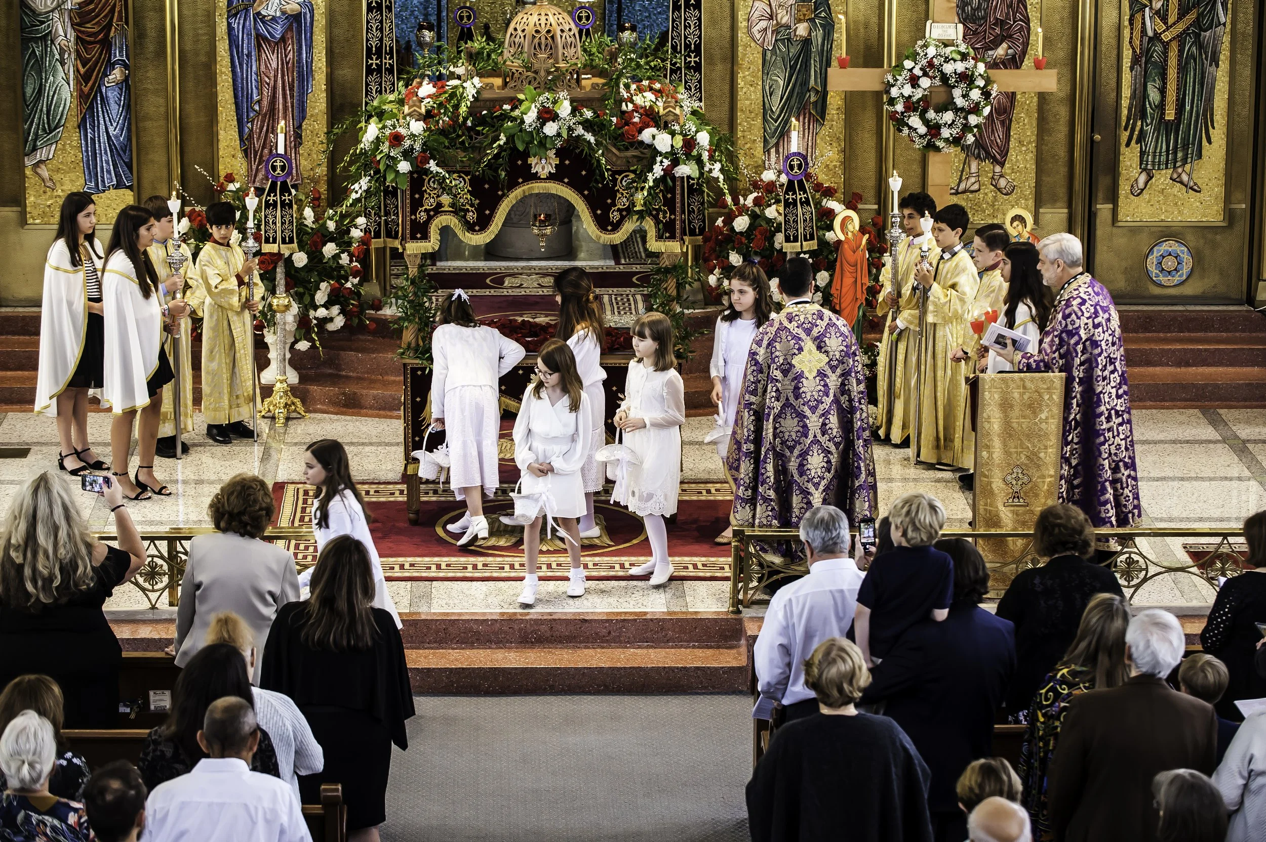 20220422Lamentations-Epitaphios Service-174.JPG