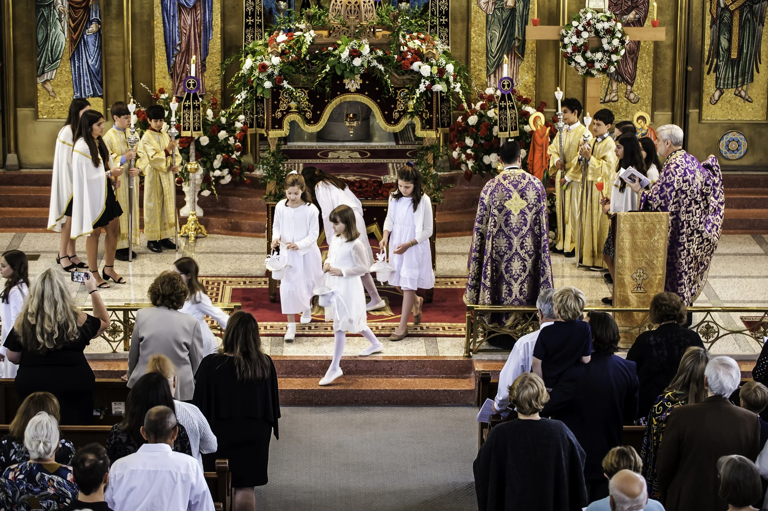 20220422Lamentations-Epitaphios Service-175.JPG