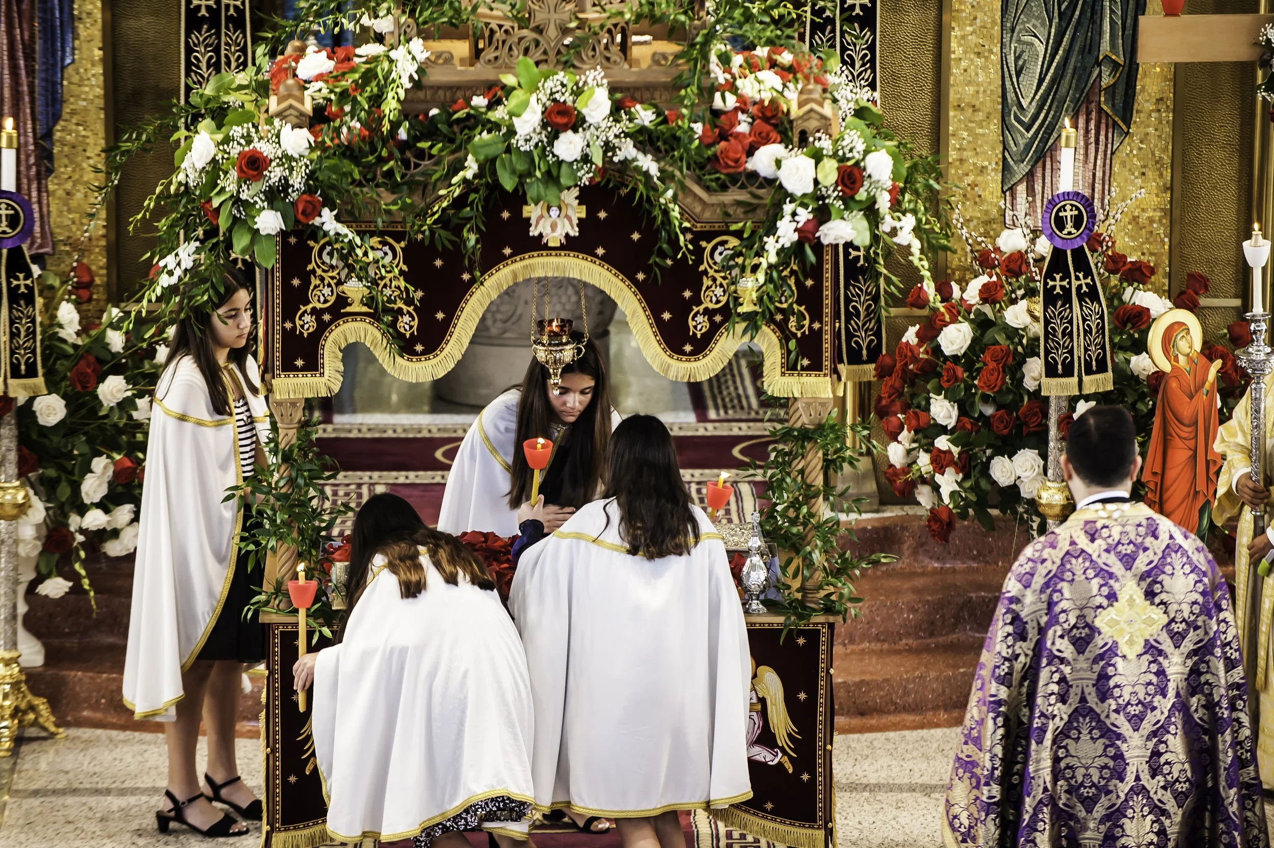 20220422Lamentations-Epitaphios Service-178.JPG
