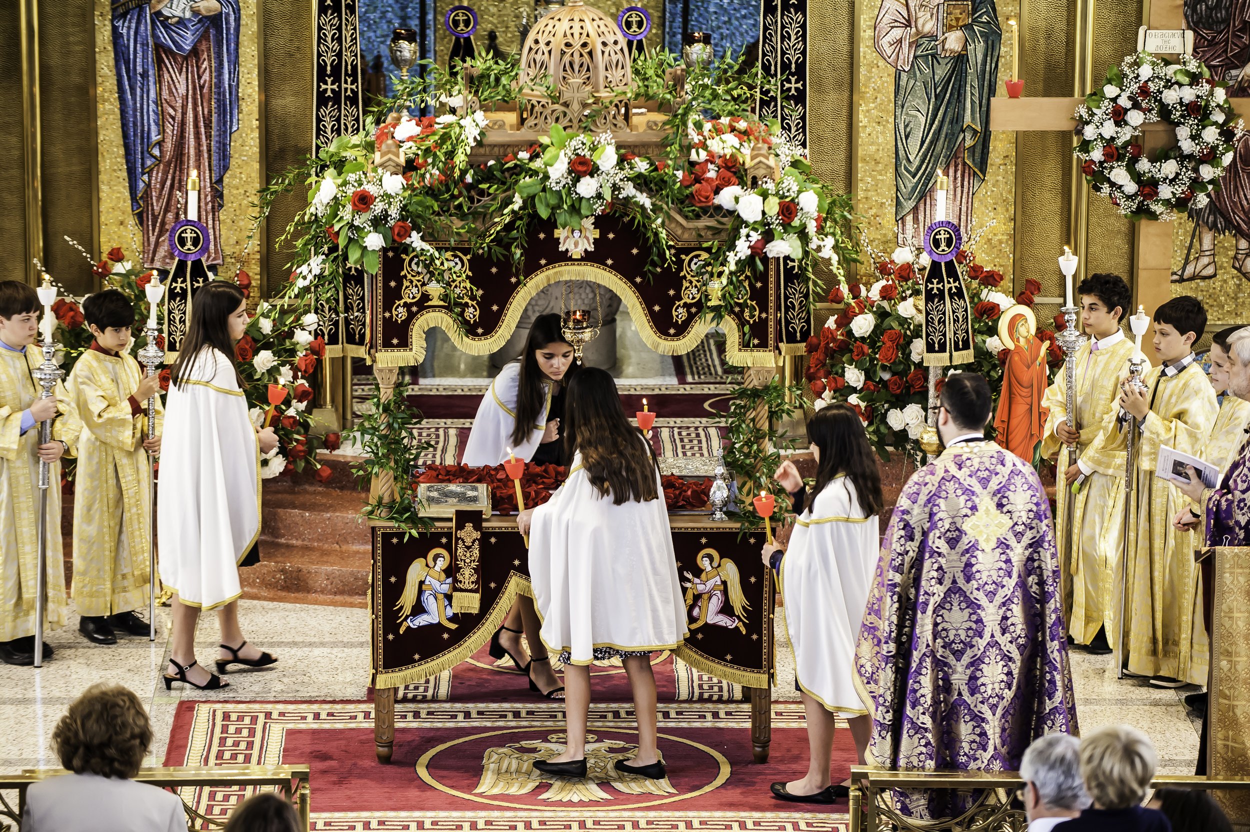 20220422Lamentations-Epitaphios Service-177.JPG