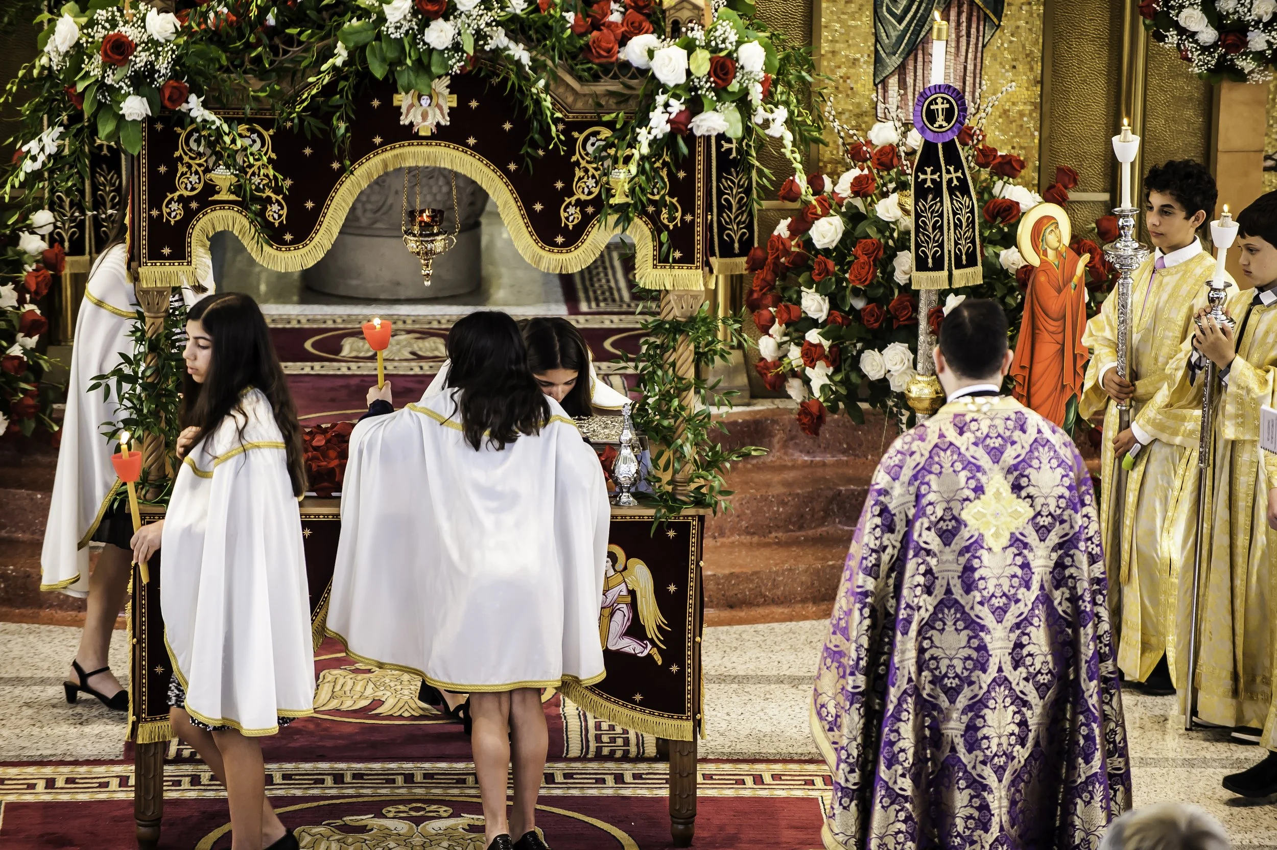 20220422Lamentations-Epitaphios Service-179.JPG