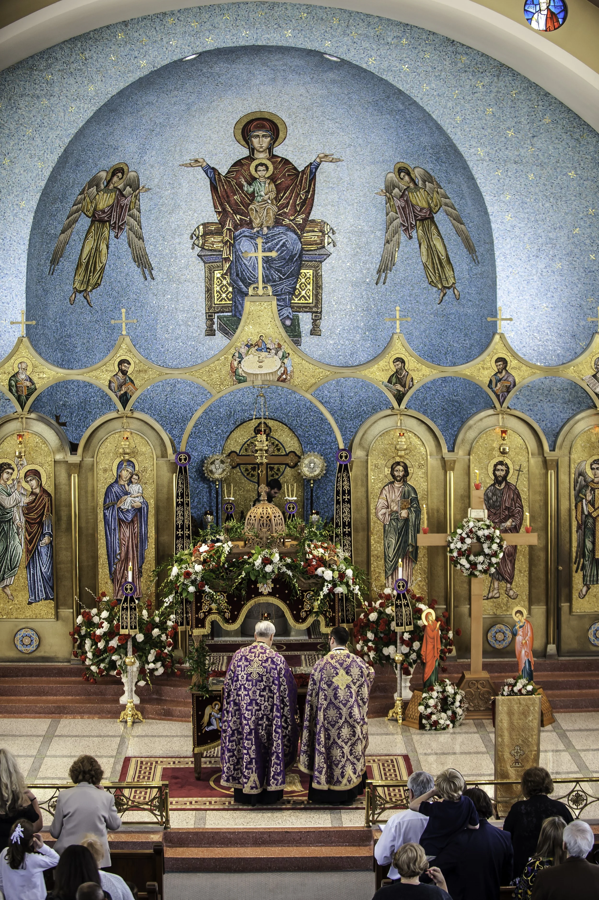 20220422Lamentations-Epitaphios Service-189.JPG