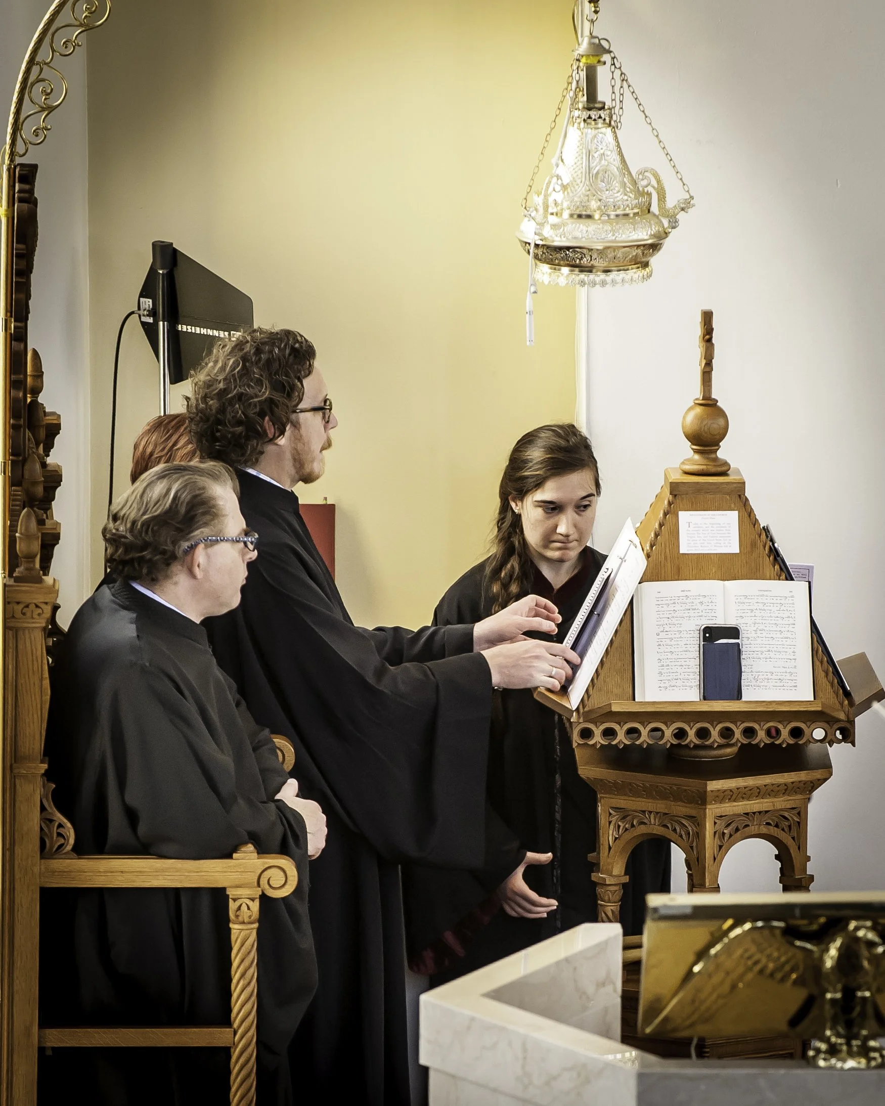 20220422Lamentations-Epitaphios Service-198.JPG