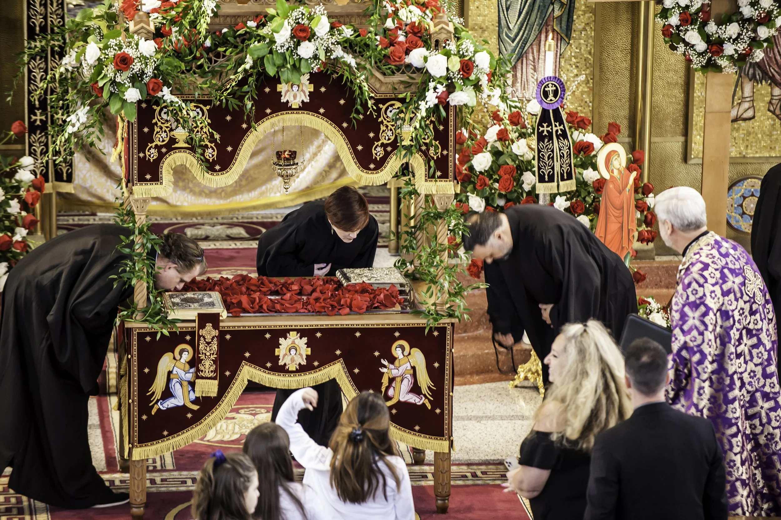 20220422Lamentations-Epitaphios Service-212.JPG