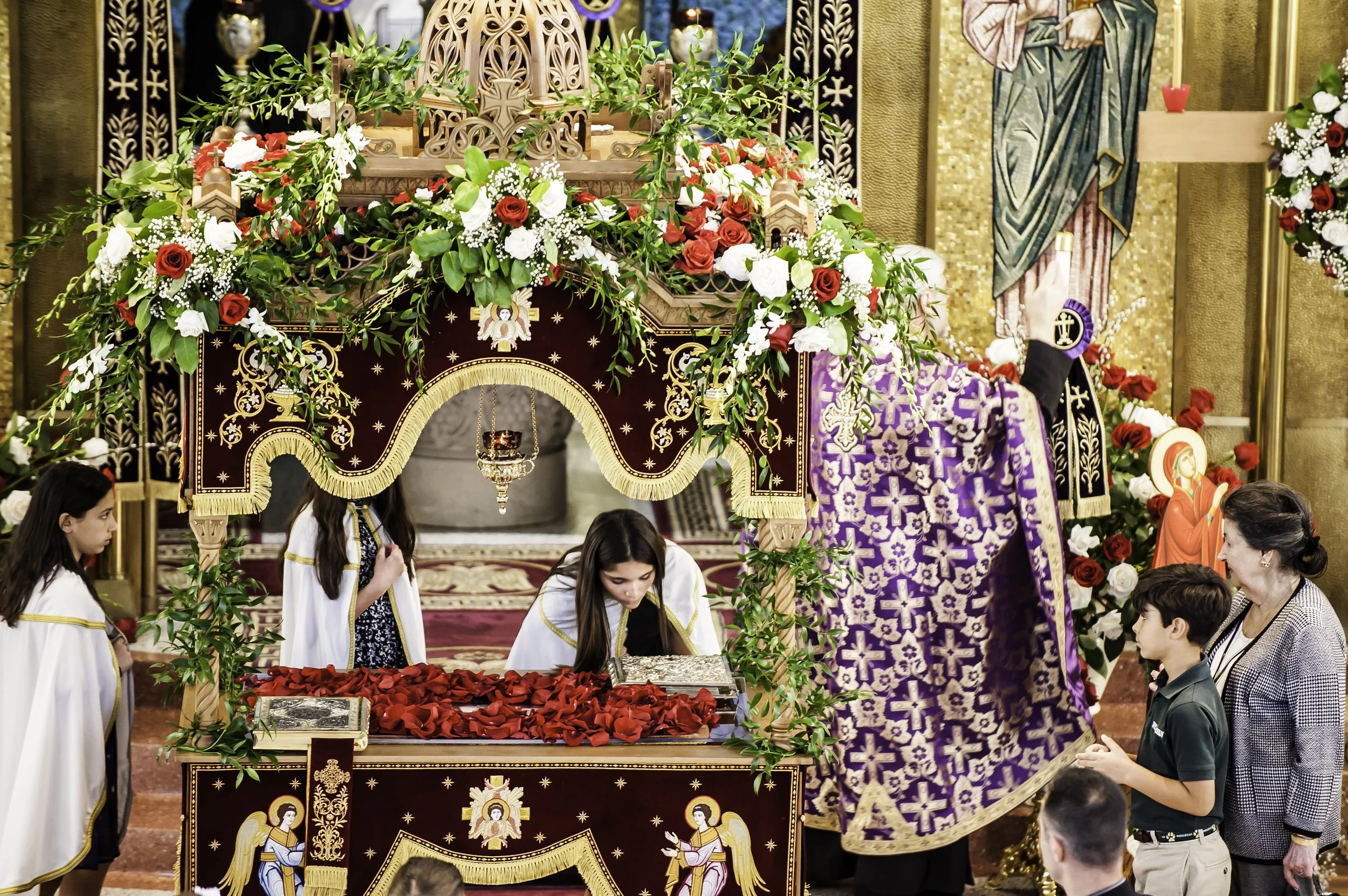 20220422Lamentations-Epitaphios Service-221.JPG