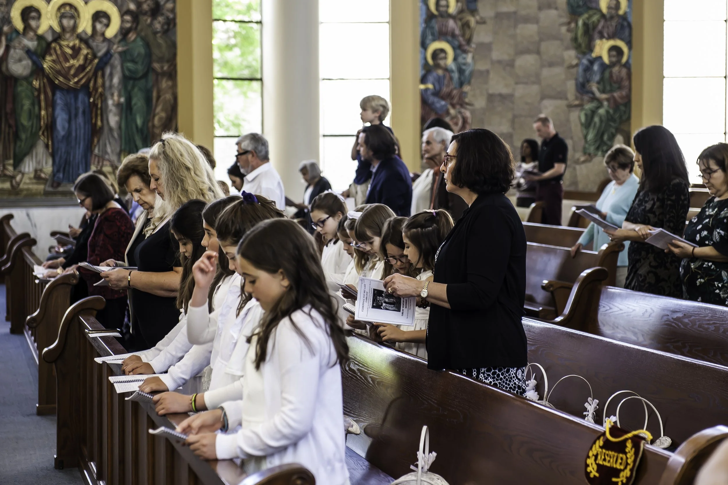 20220422Lamentations-Epitaphios Service-420.JPG