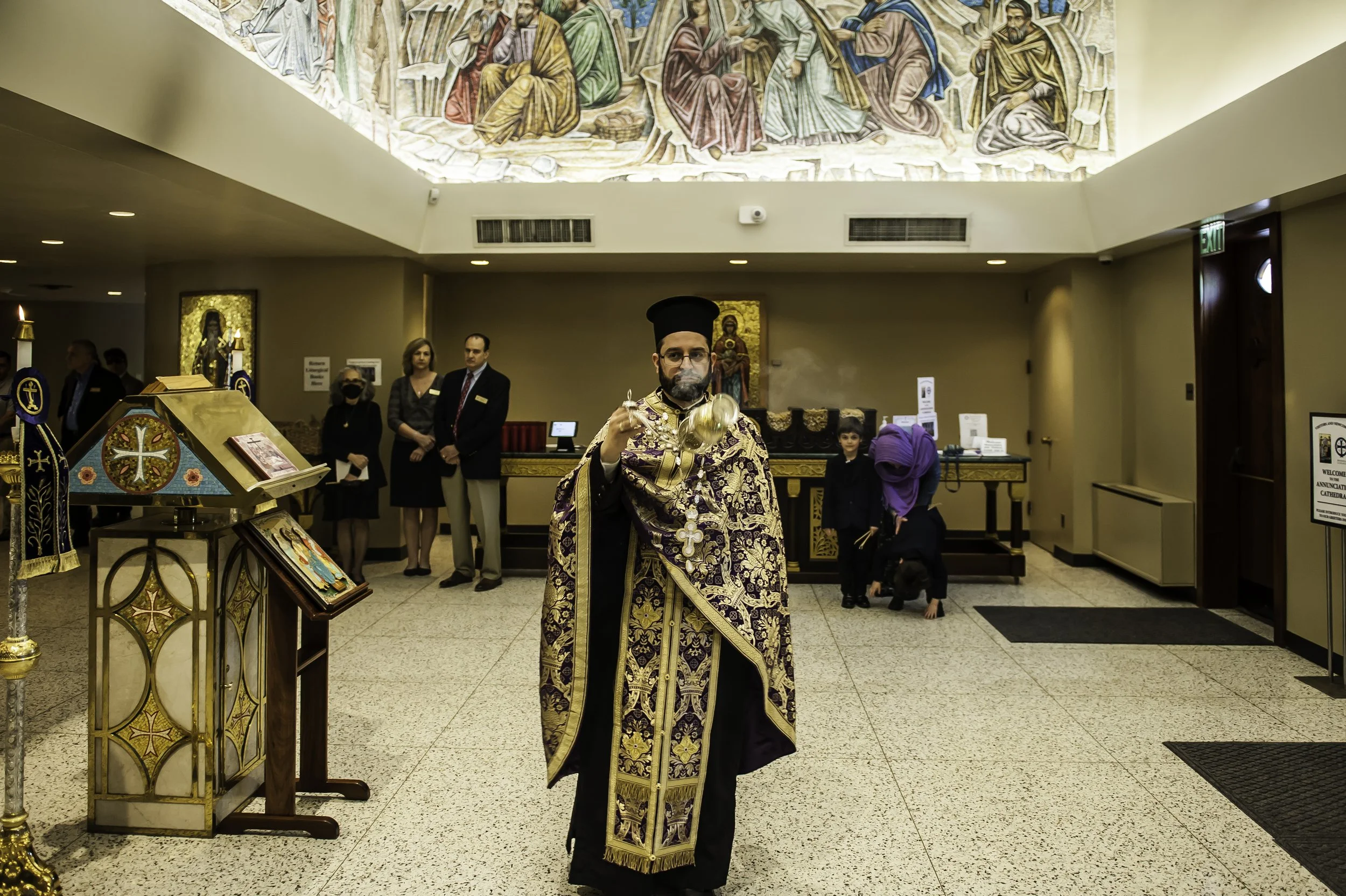 20220422Lamentations-Epitaphios Service-424.JPG