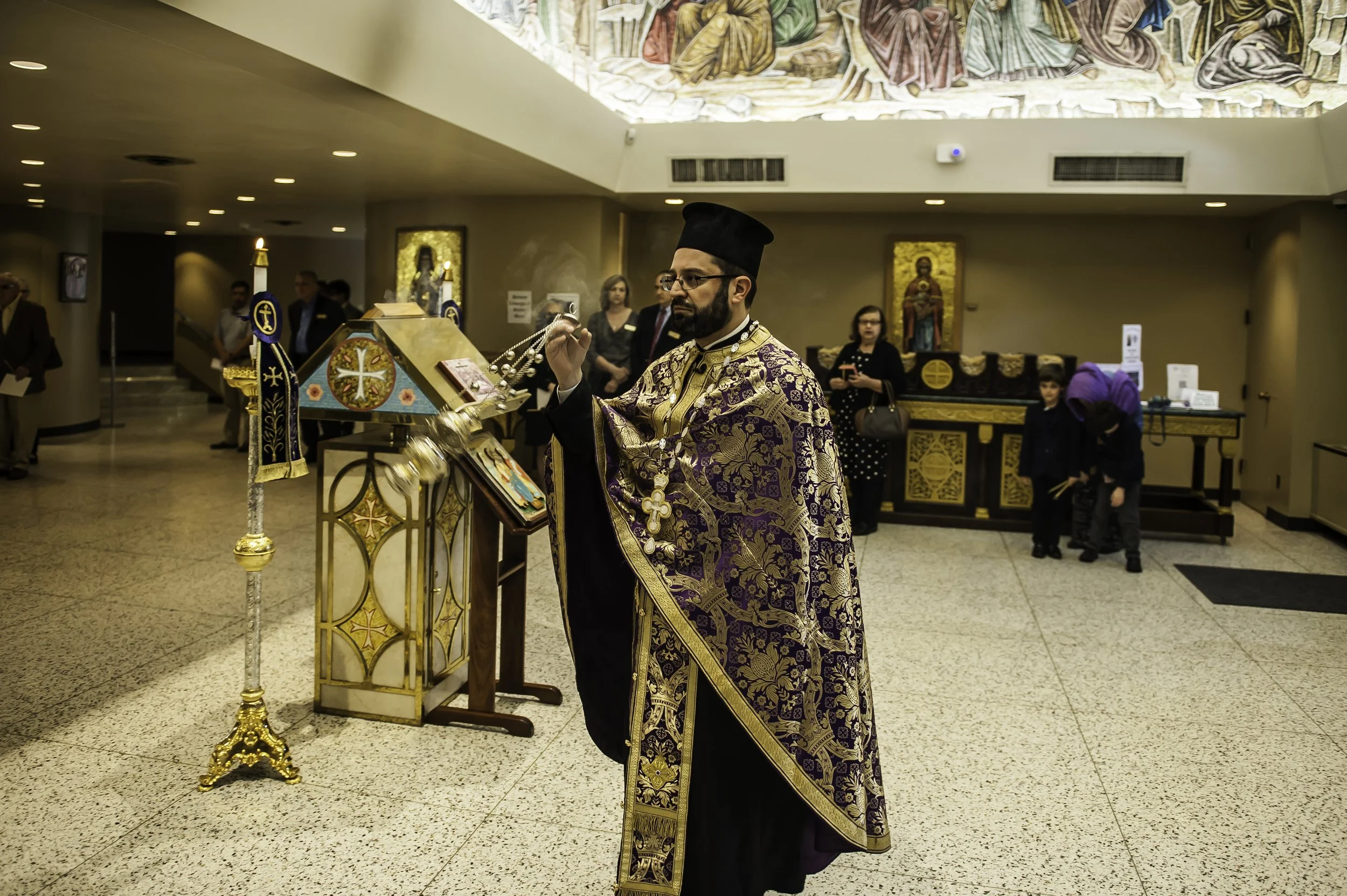 20220422Lamentations-Epitaphios Service-426.JPG