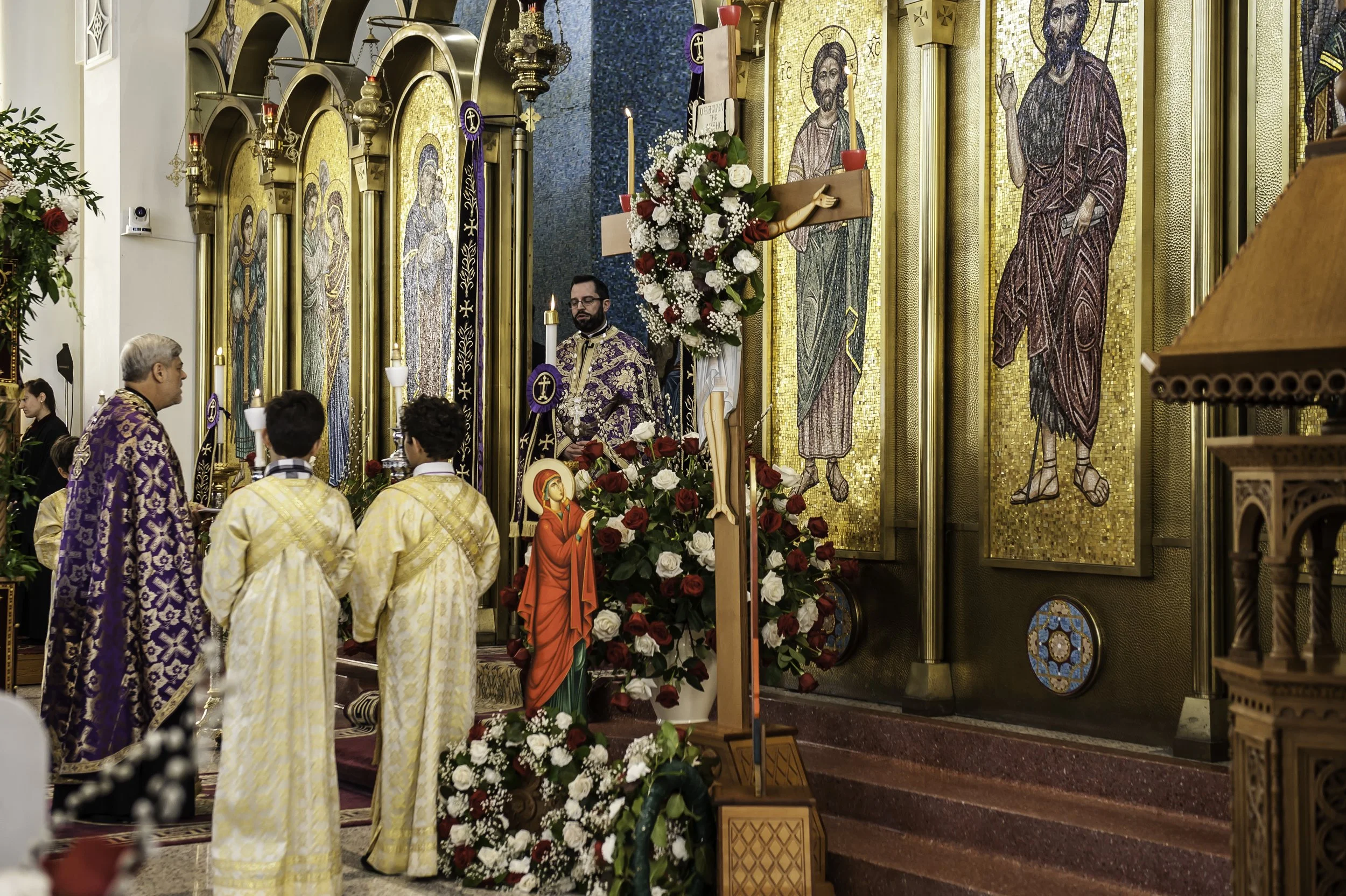 20220422Lamentations-Epitaphios Service-433.JPG