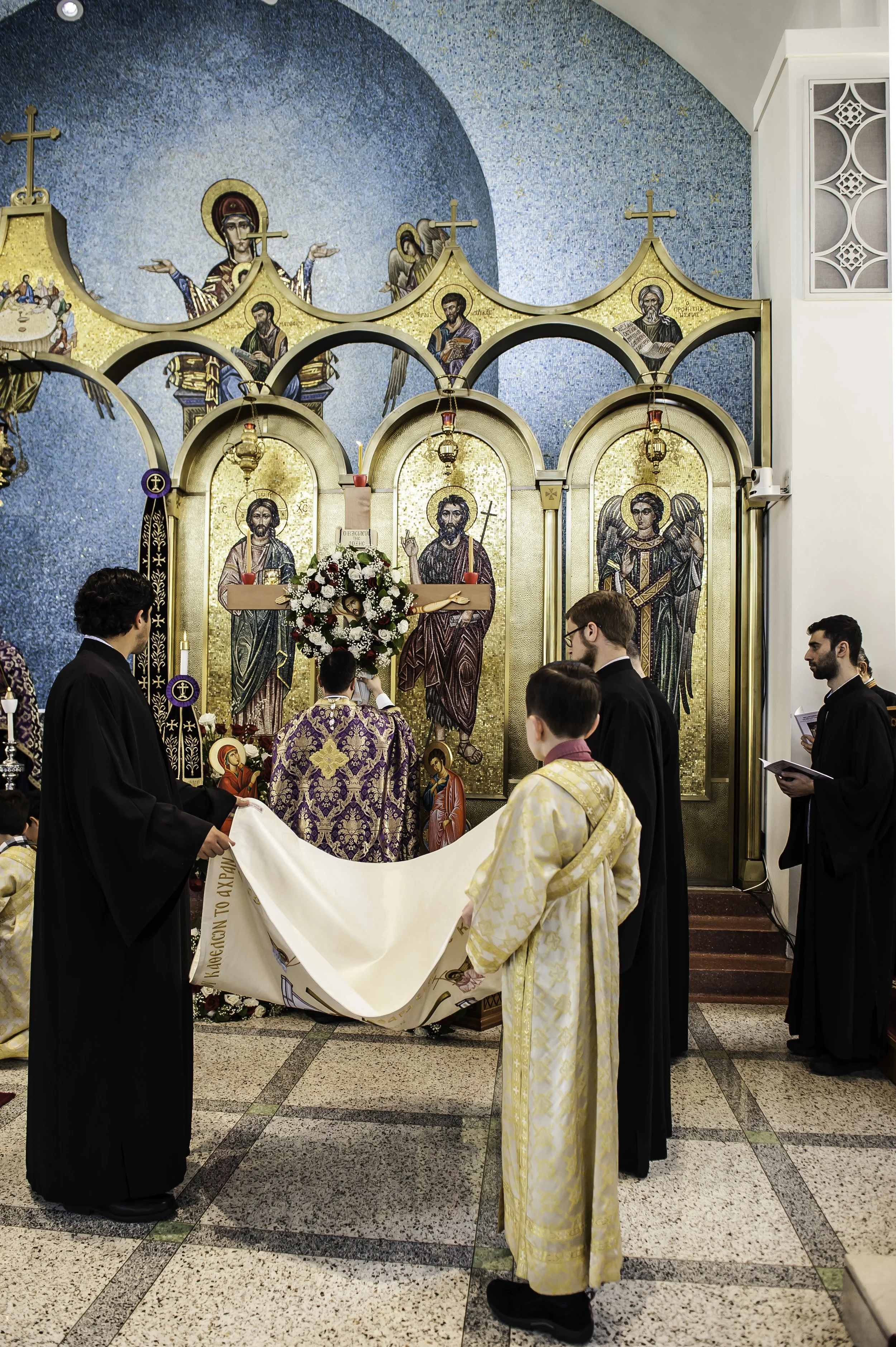 20220422Lamentations-Epitaphios Service-436.JPG