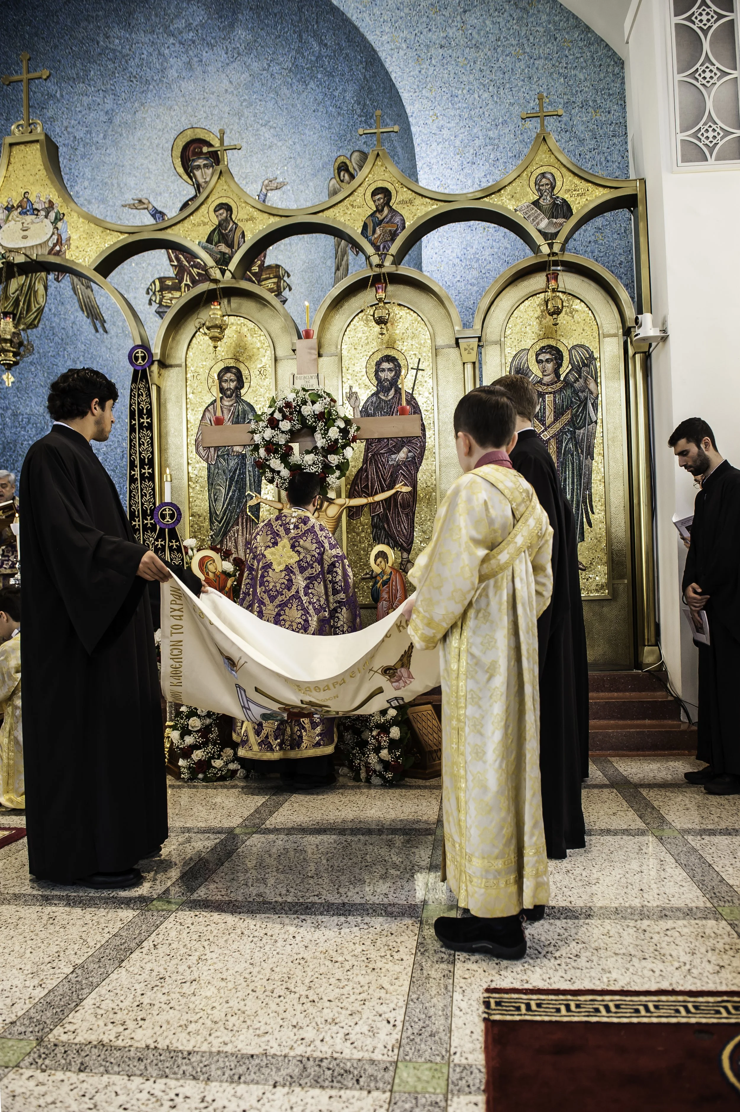 20220422Lamentations-Epitaphios Service-439.JPG