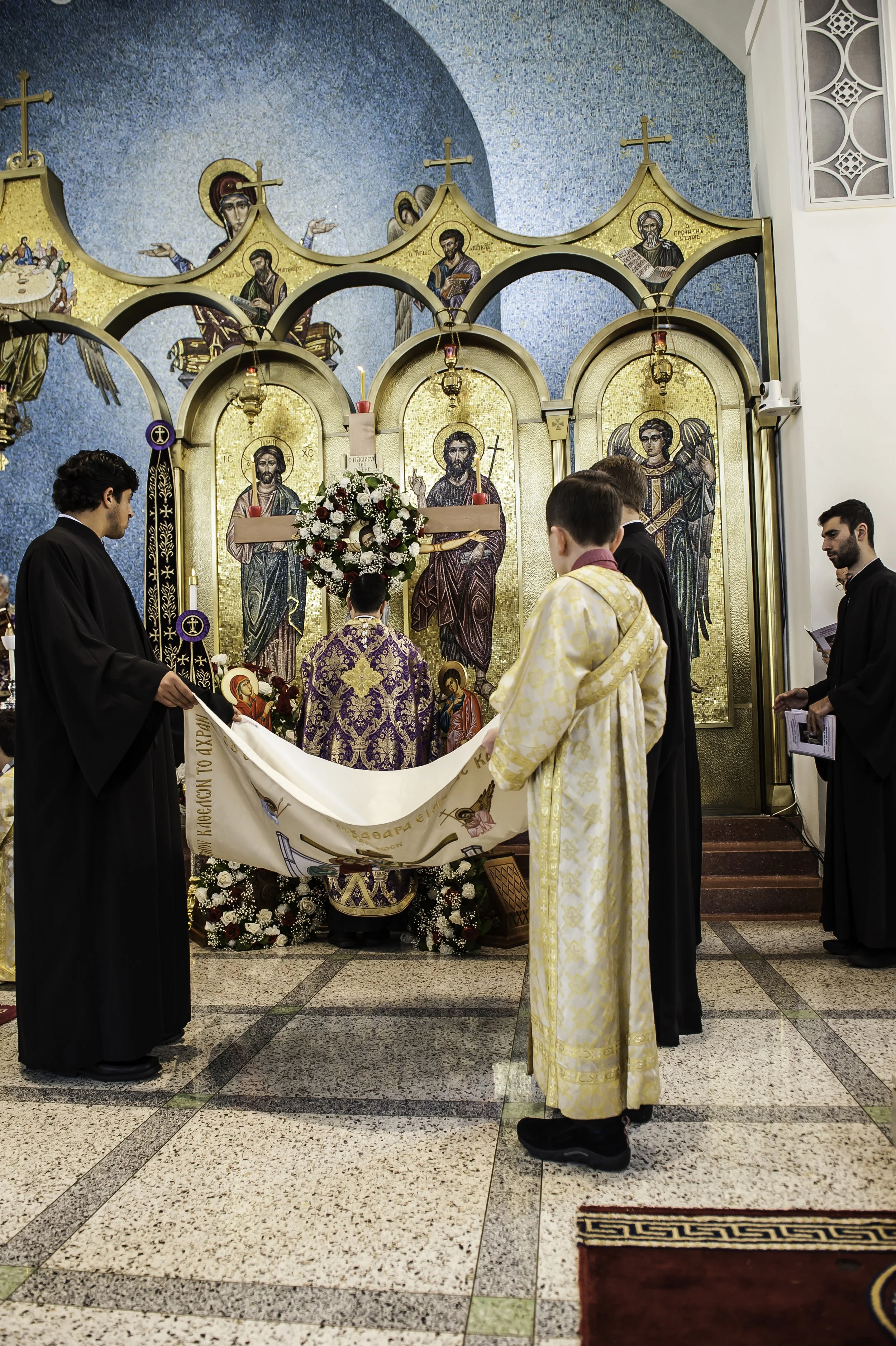 20220422Lamentations-Epitaphios Service-438.JPG