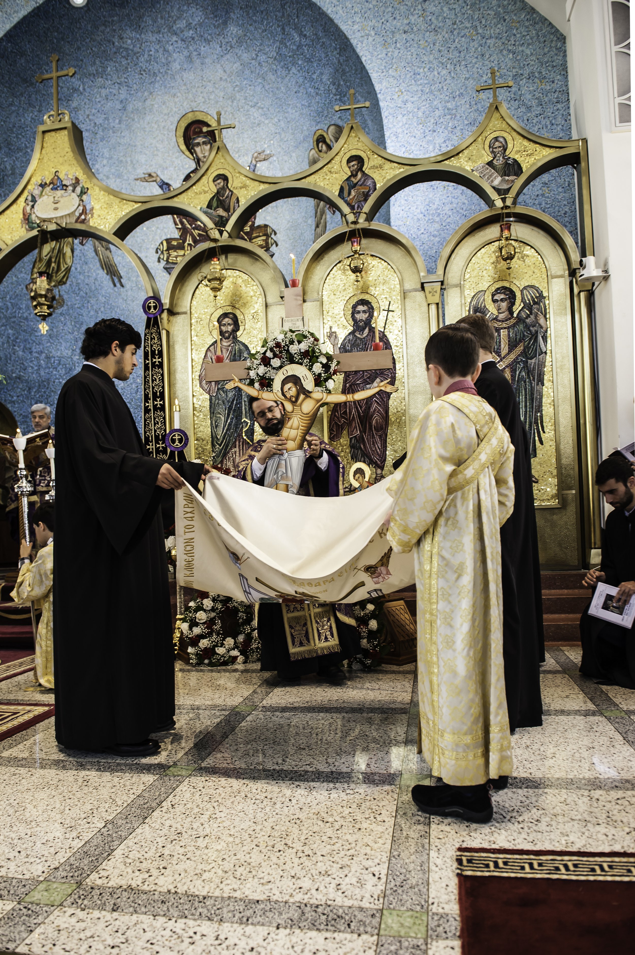 20220422Lamentations-Epitaphios Service-440.JPG