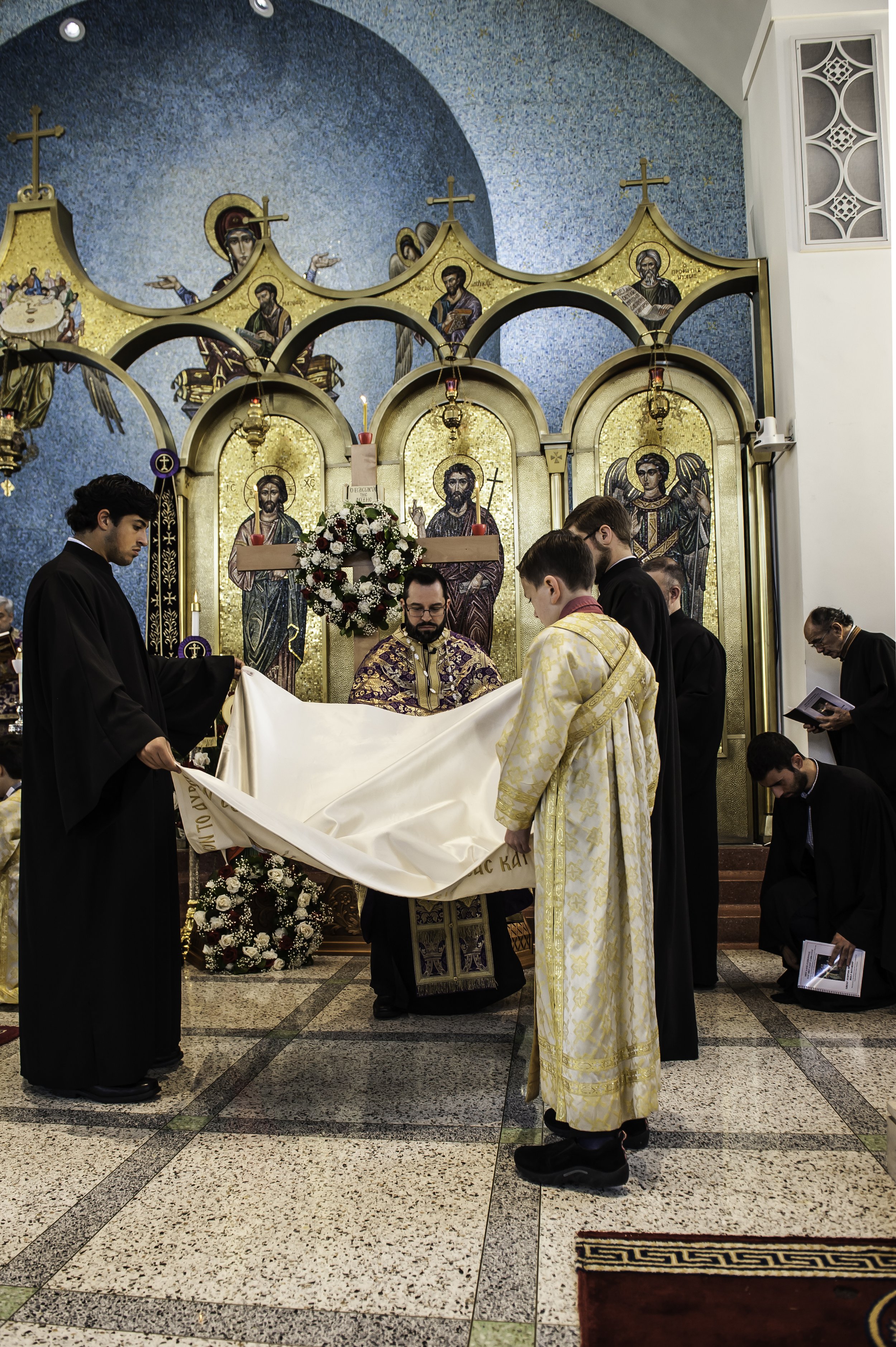 20220422Lamentations-Epitaphios Service-441.JPG