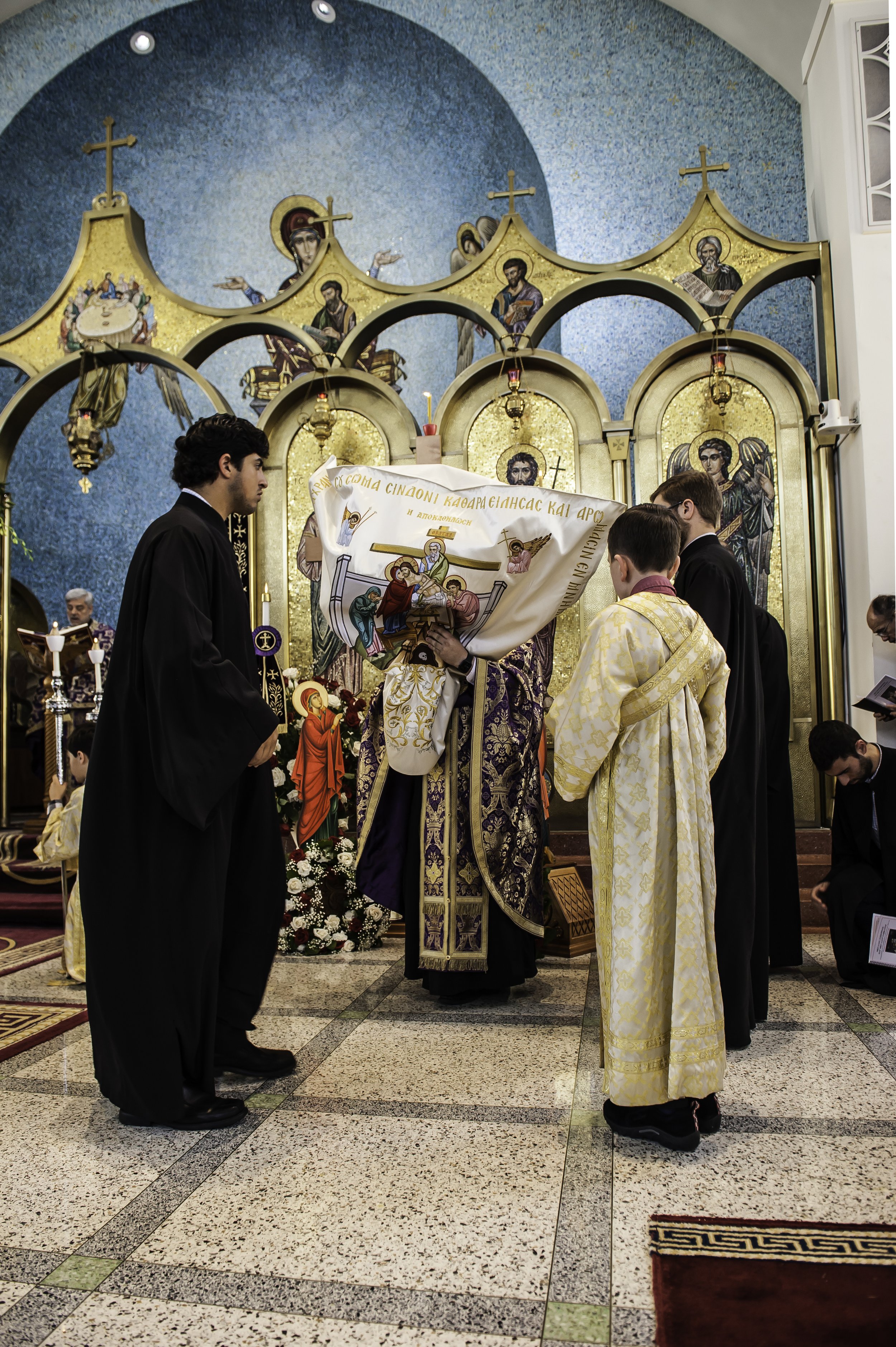 20220422Lamentations-Epitaphios Service-444.JPG
