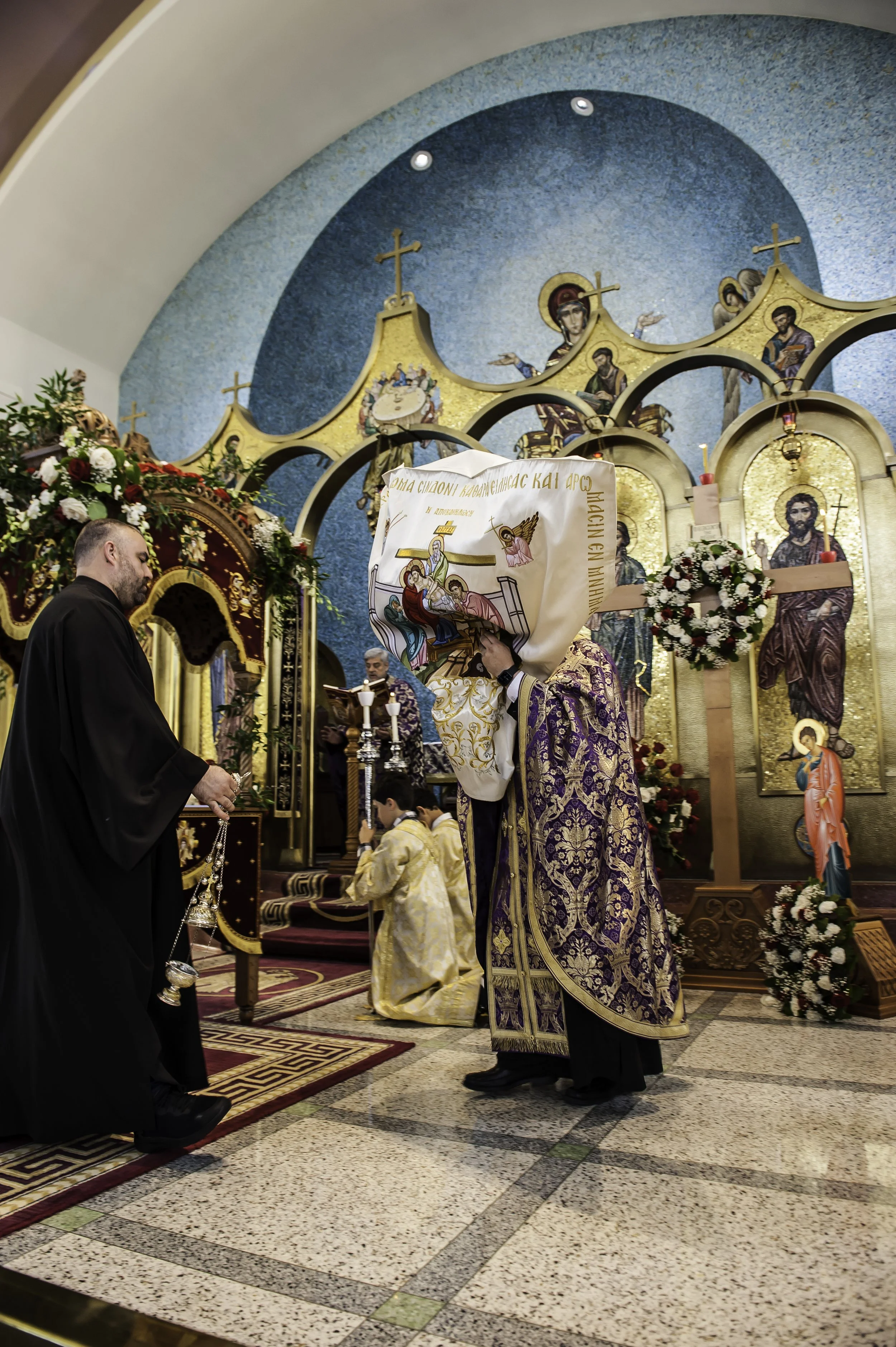 20220422Lamentations-Epitaphios Service-446.JPG