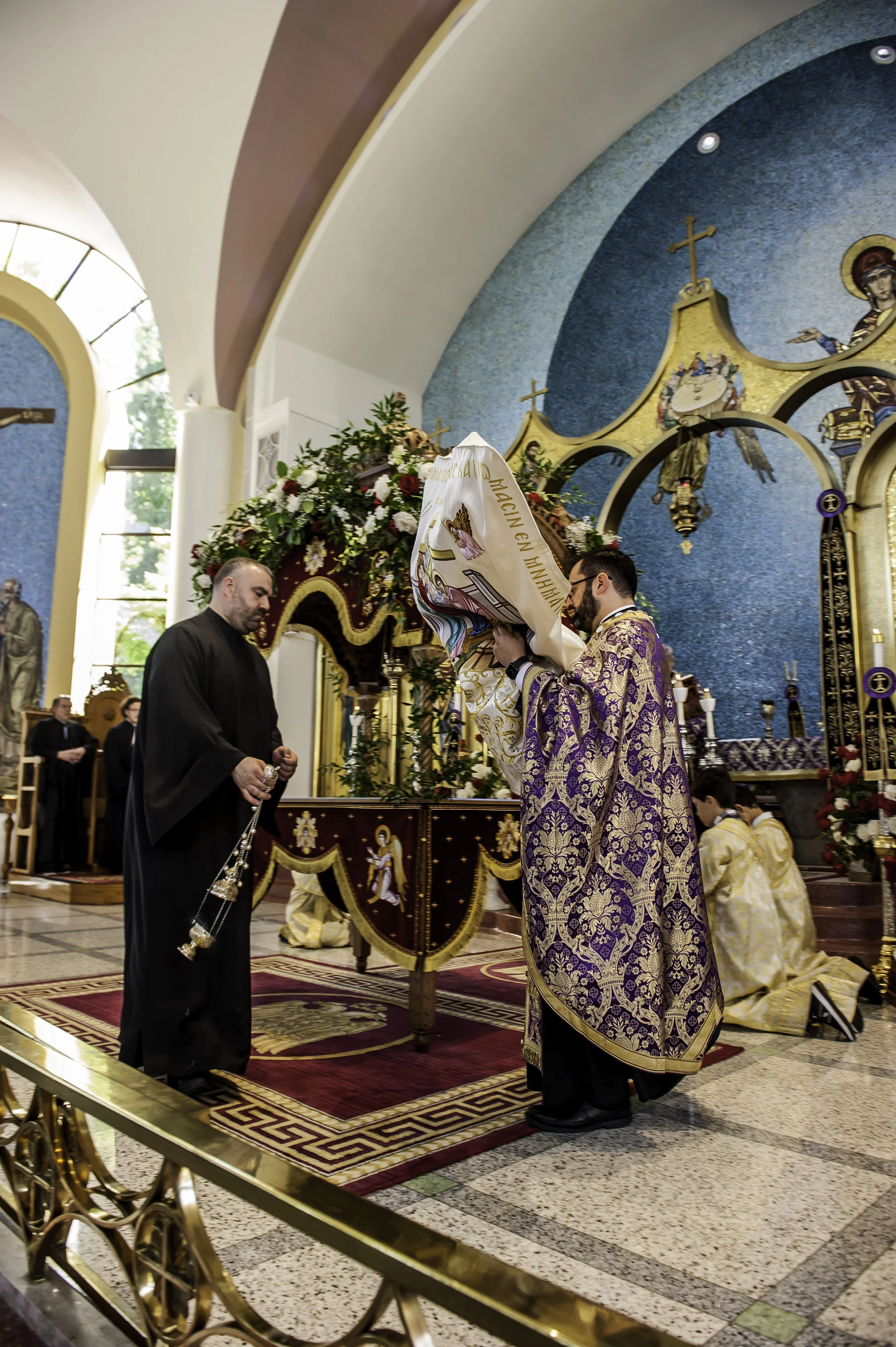 20220422Lamentations-Epitaphios Service-447.JPG