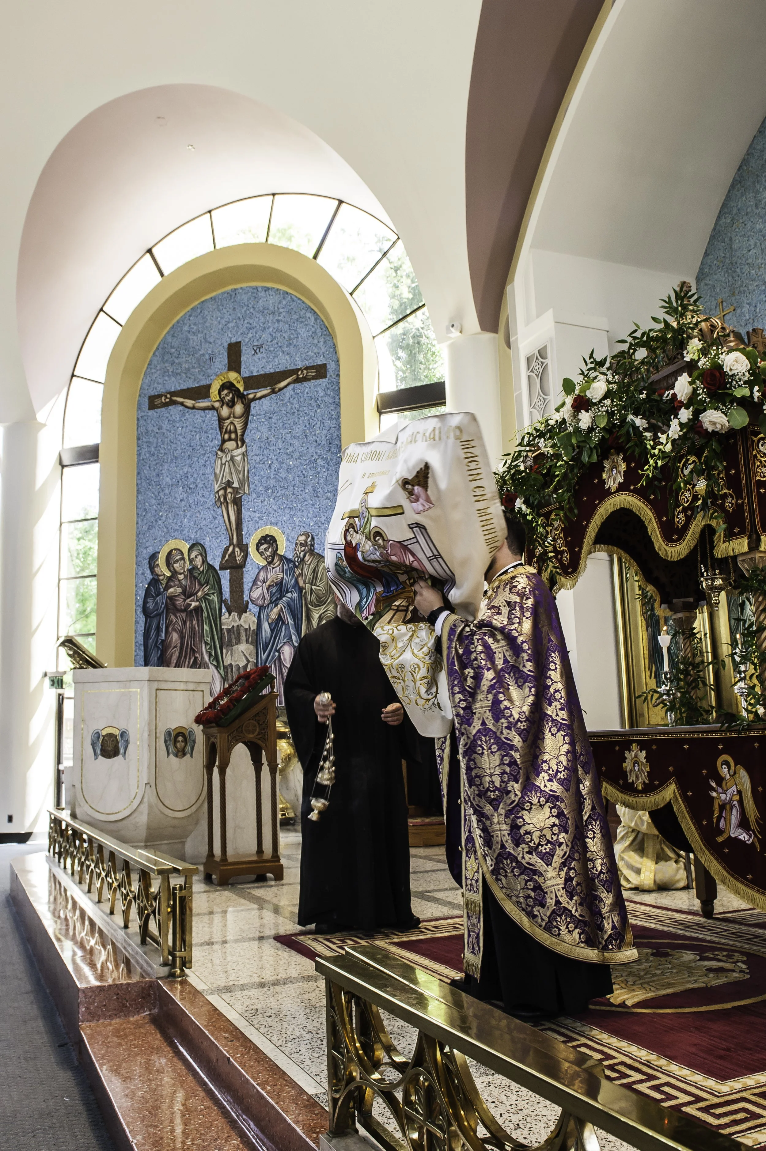 20220422Lamentations-Epitaphios Service-449.JPG