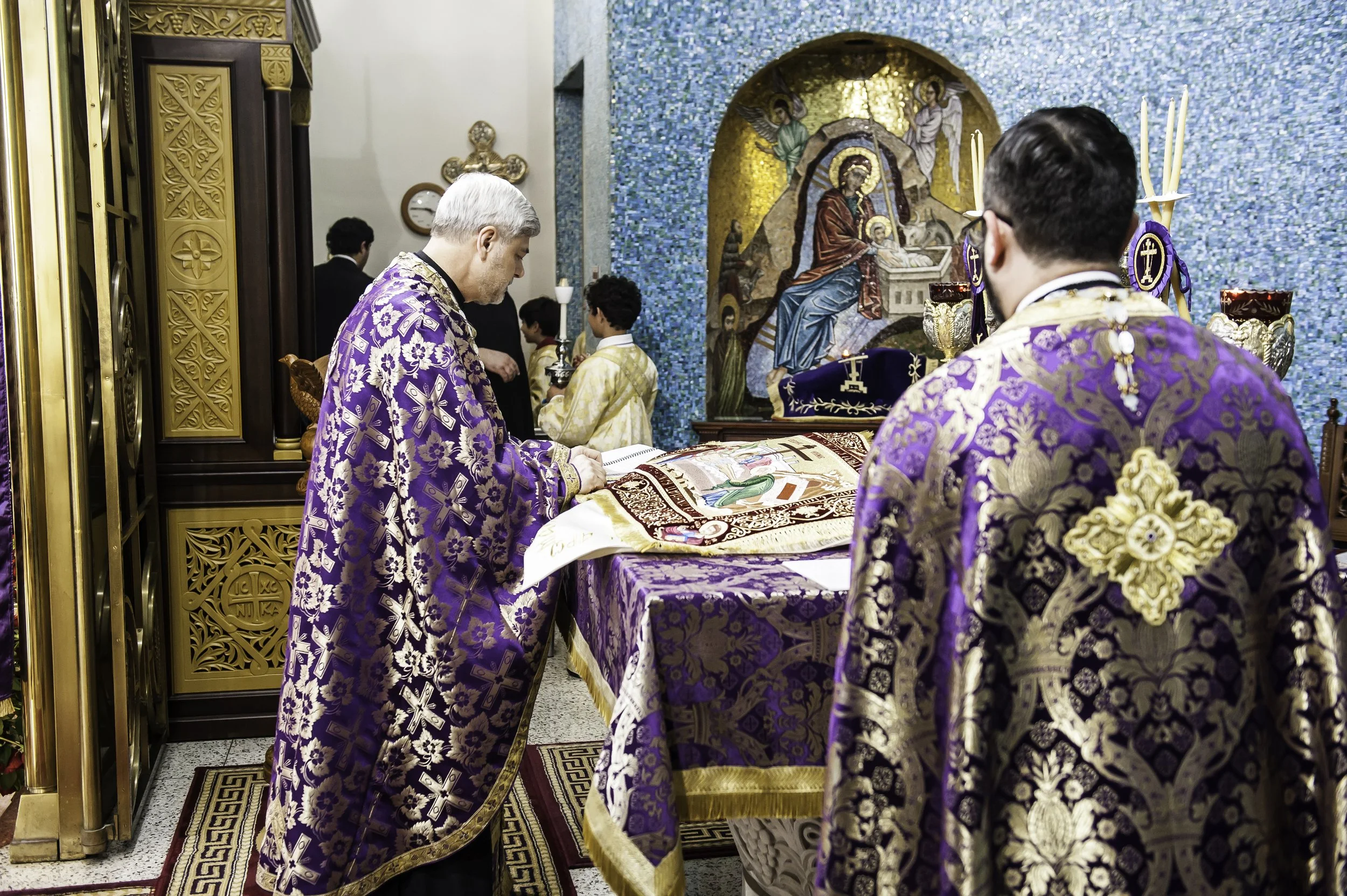 20220422Lamentations-Epitaphios Service-451.JPG