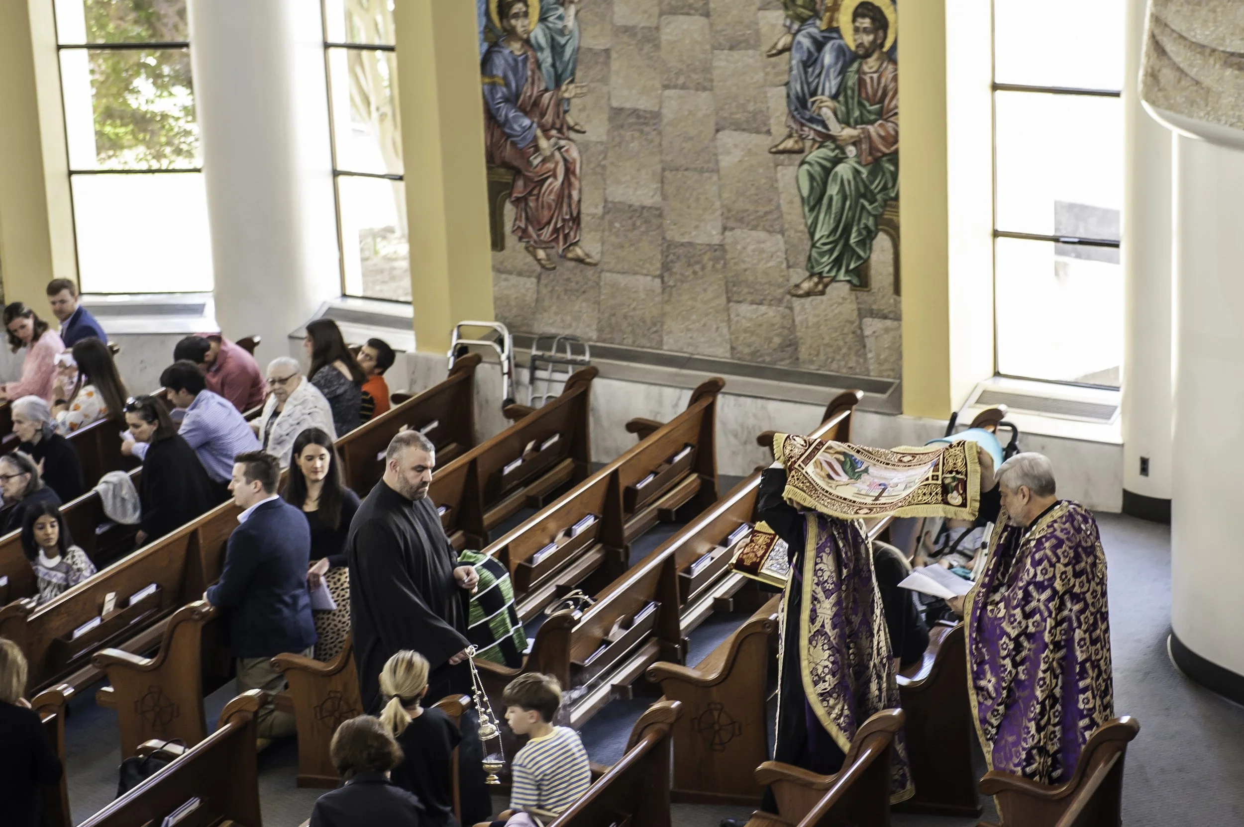 20220422Lamentations-Epitaphios Service-456.JPG